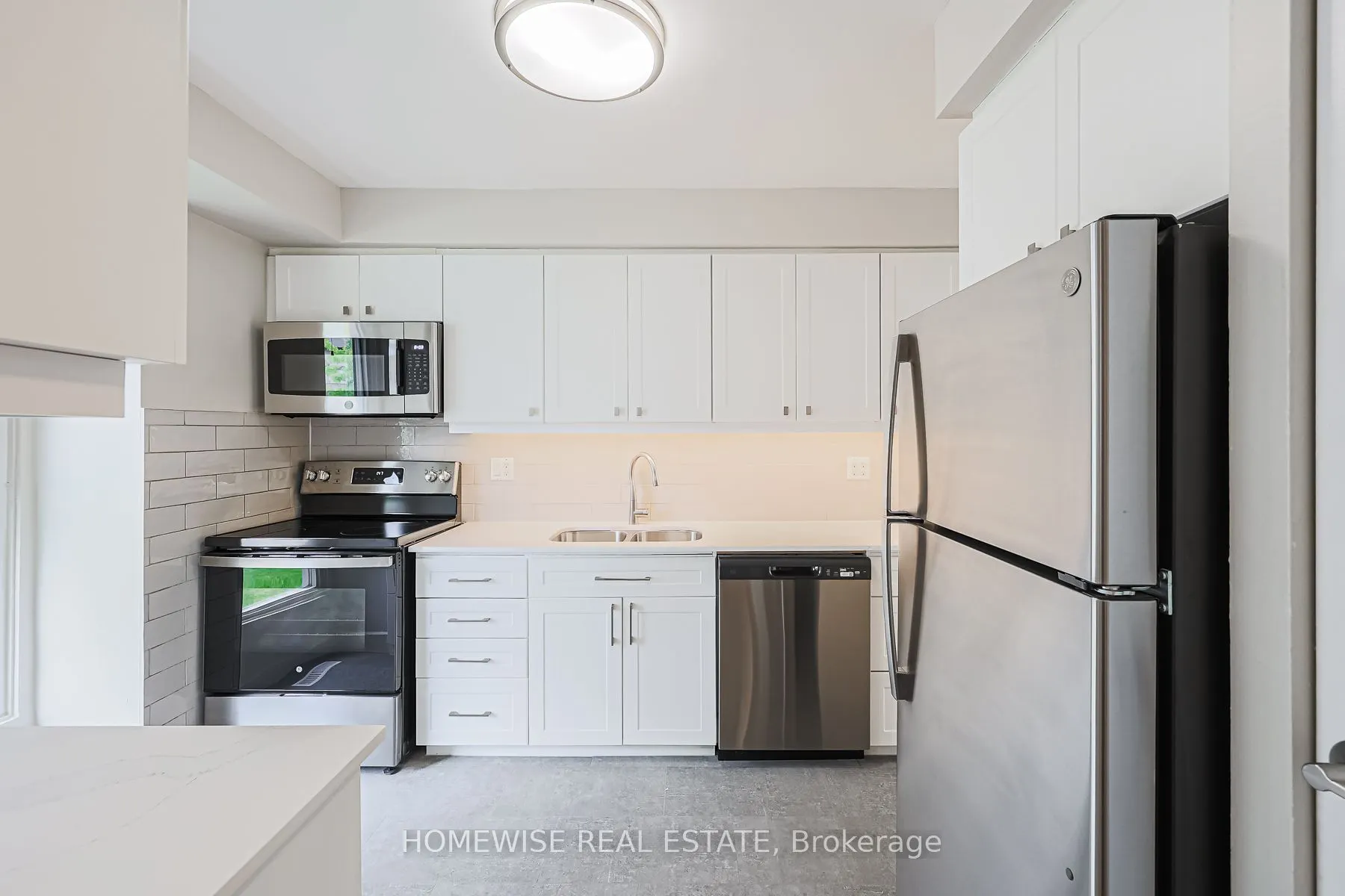570 Waverly Street N, #33