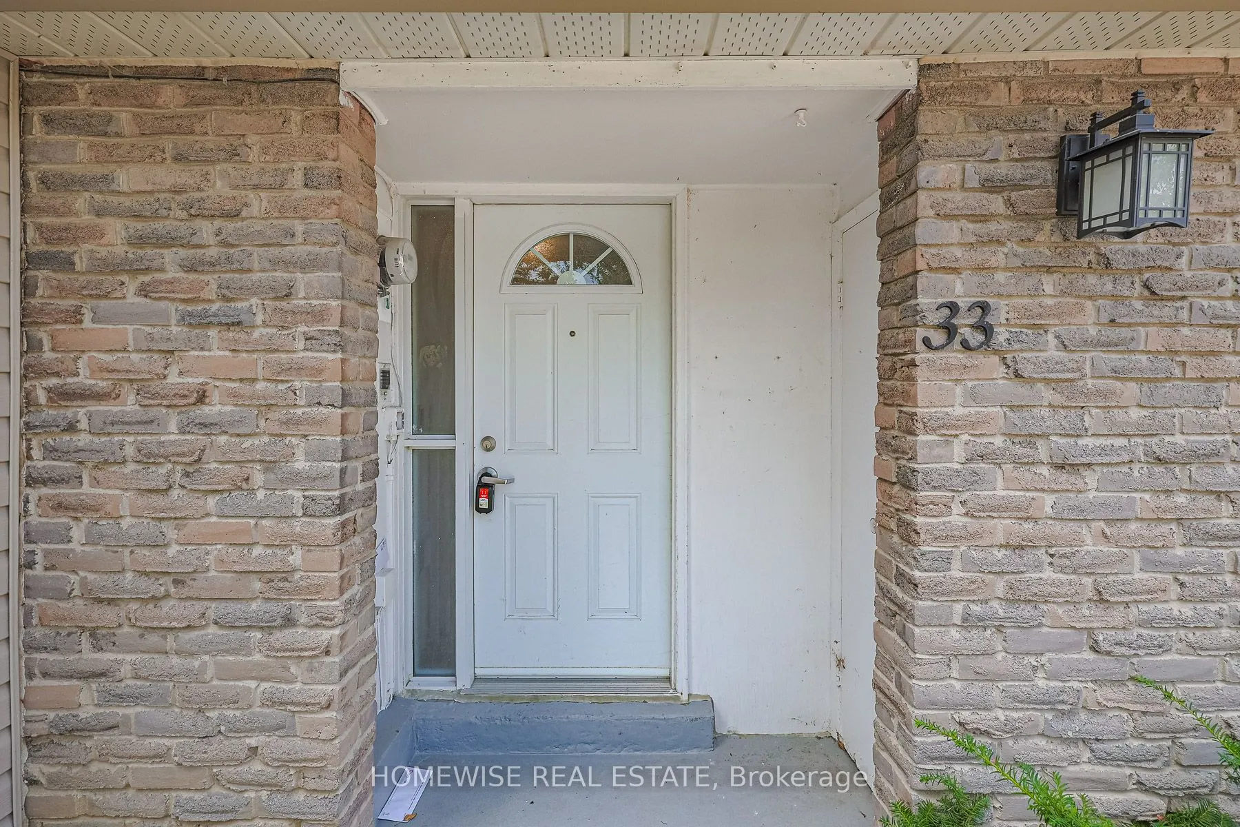 570 Waverly Street N, #33
