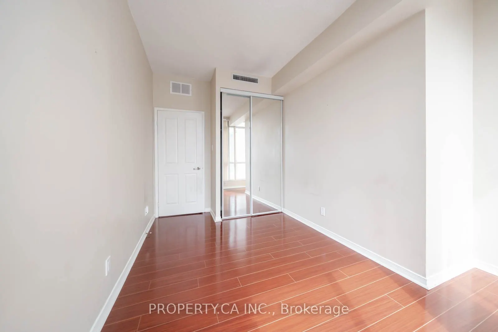 25 Cumberland Lane, #812