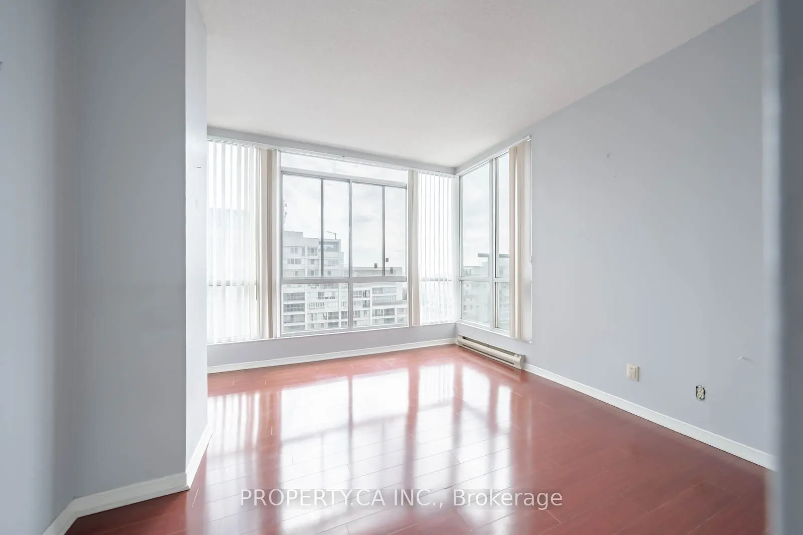 25 Cumberland Lane, #812