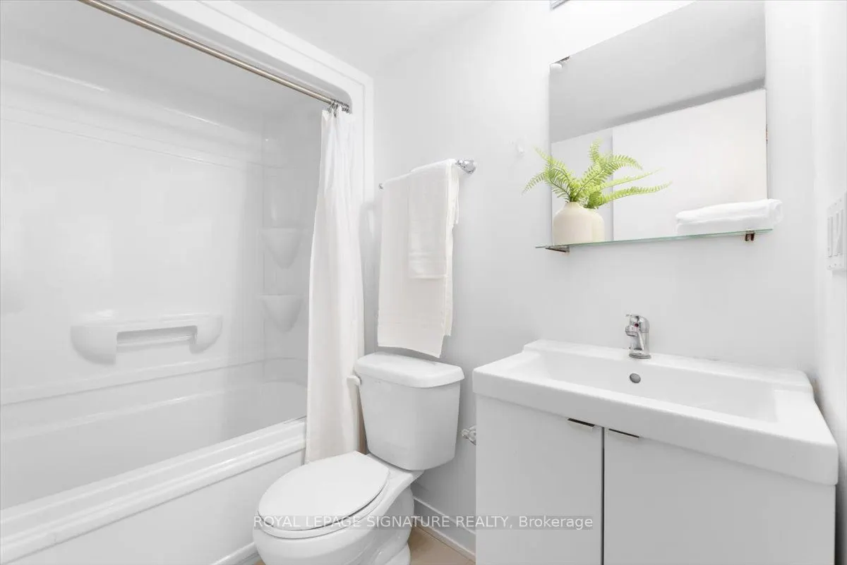 1740 Simcoe Street N, #49
