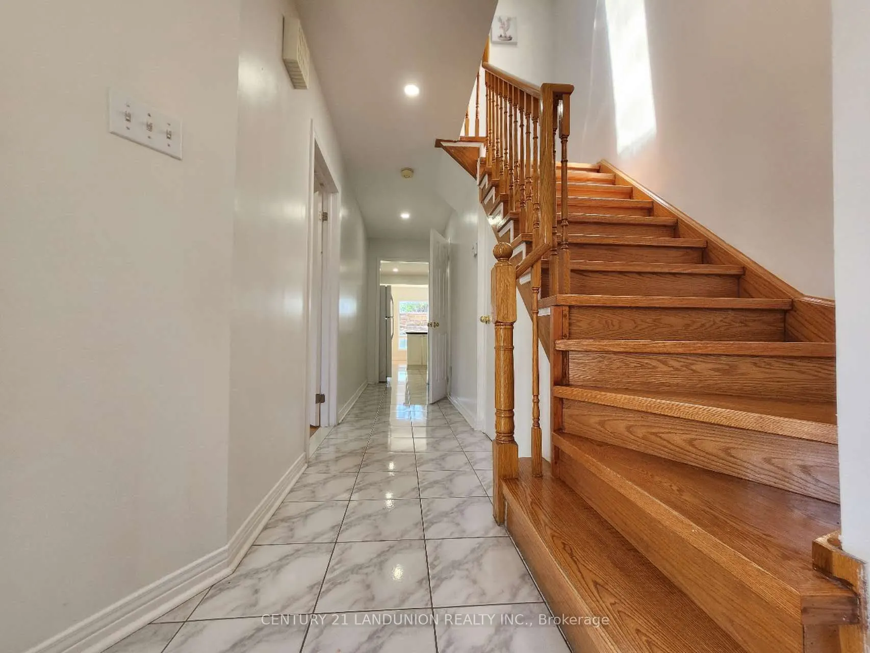 32 Staverton Court, #Main