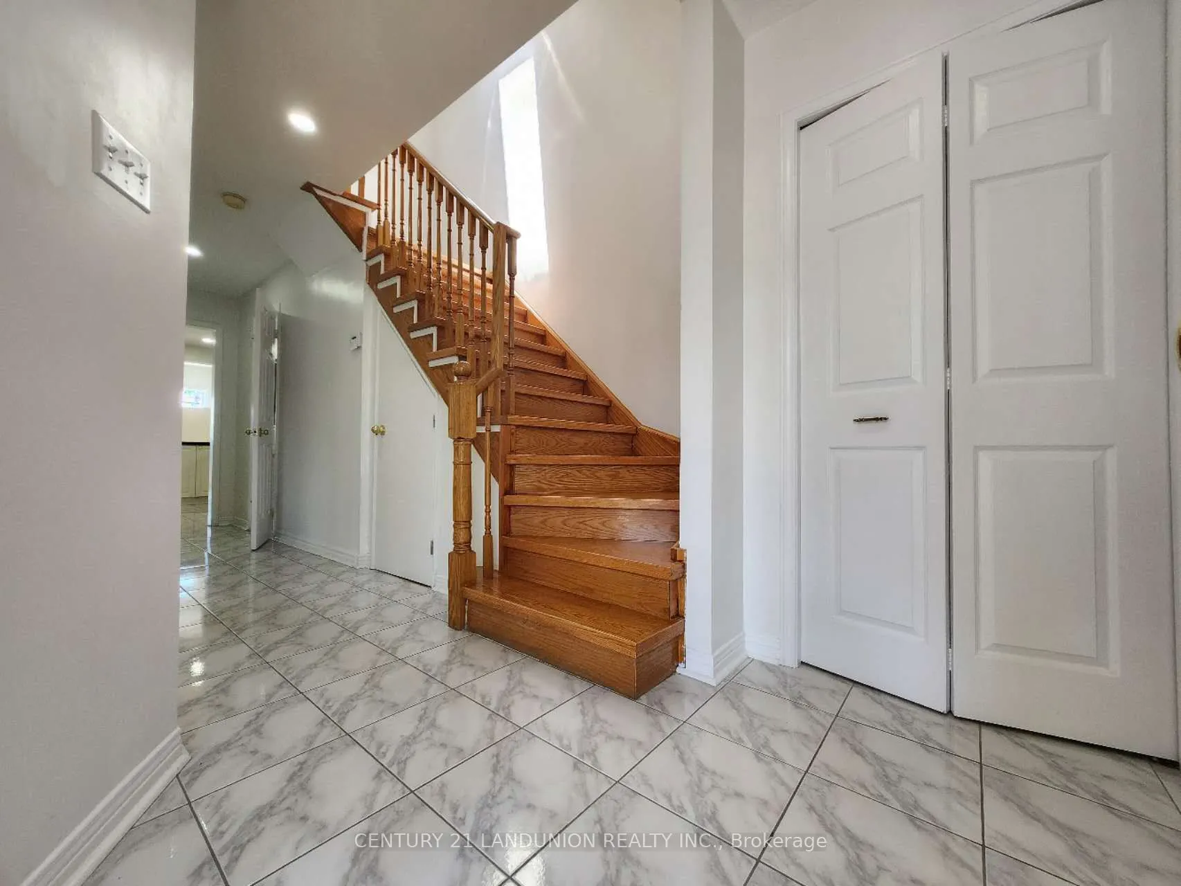 32 Staverton Court, #Main
