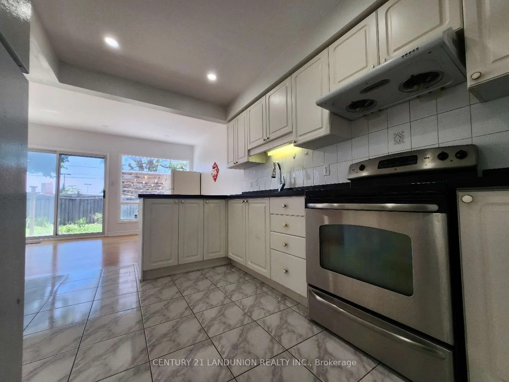 32 Staverton Court, #Main