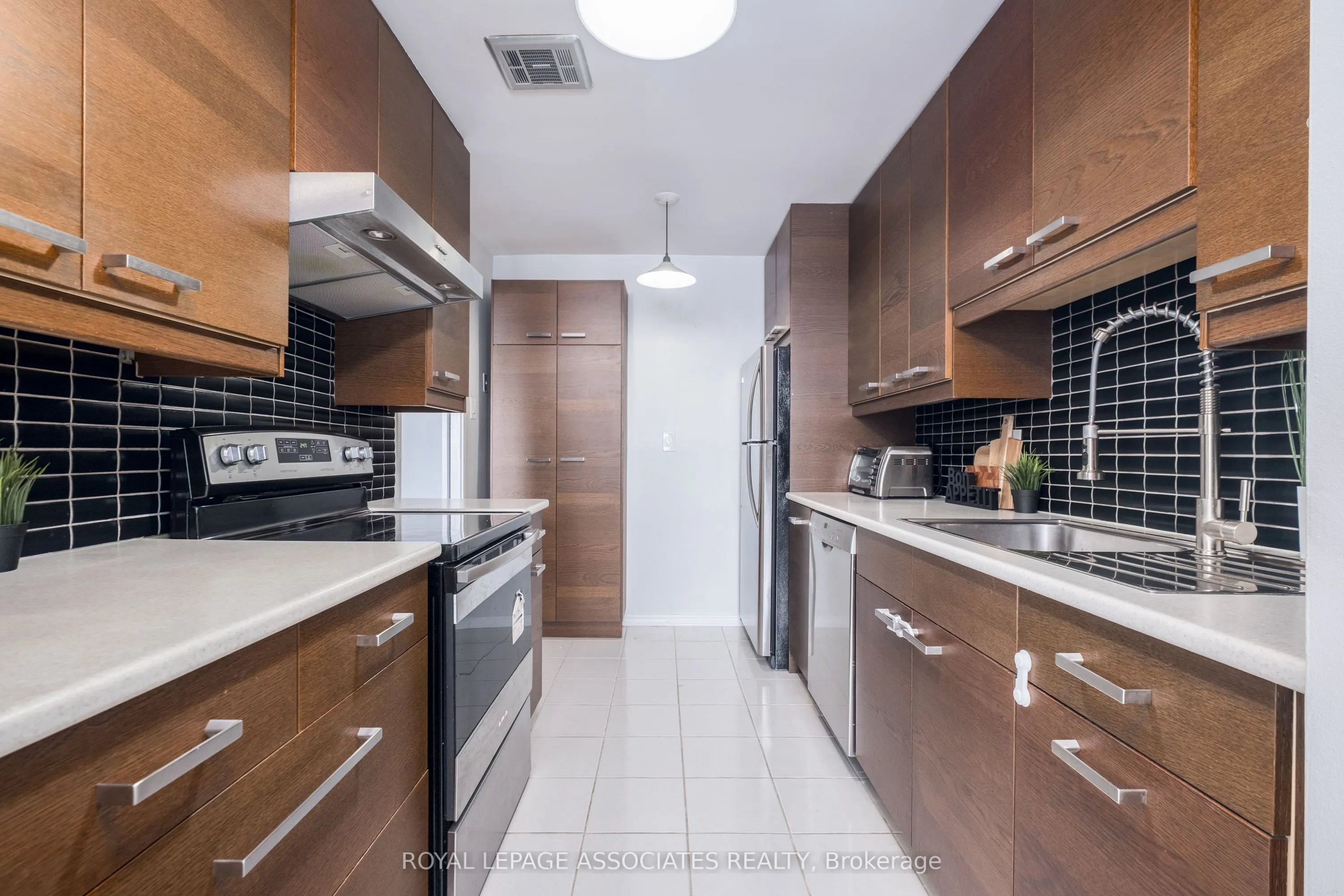855 Kennedy Road, #705