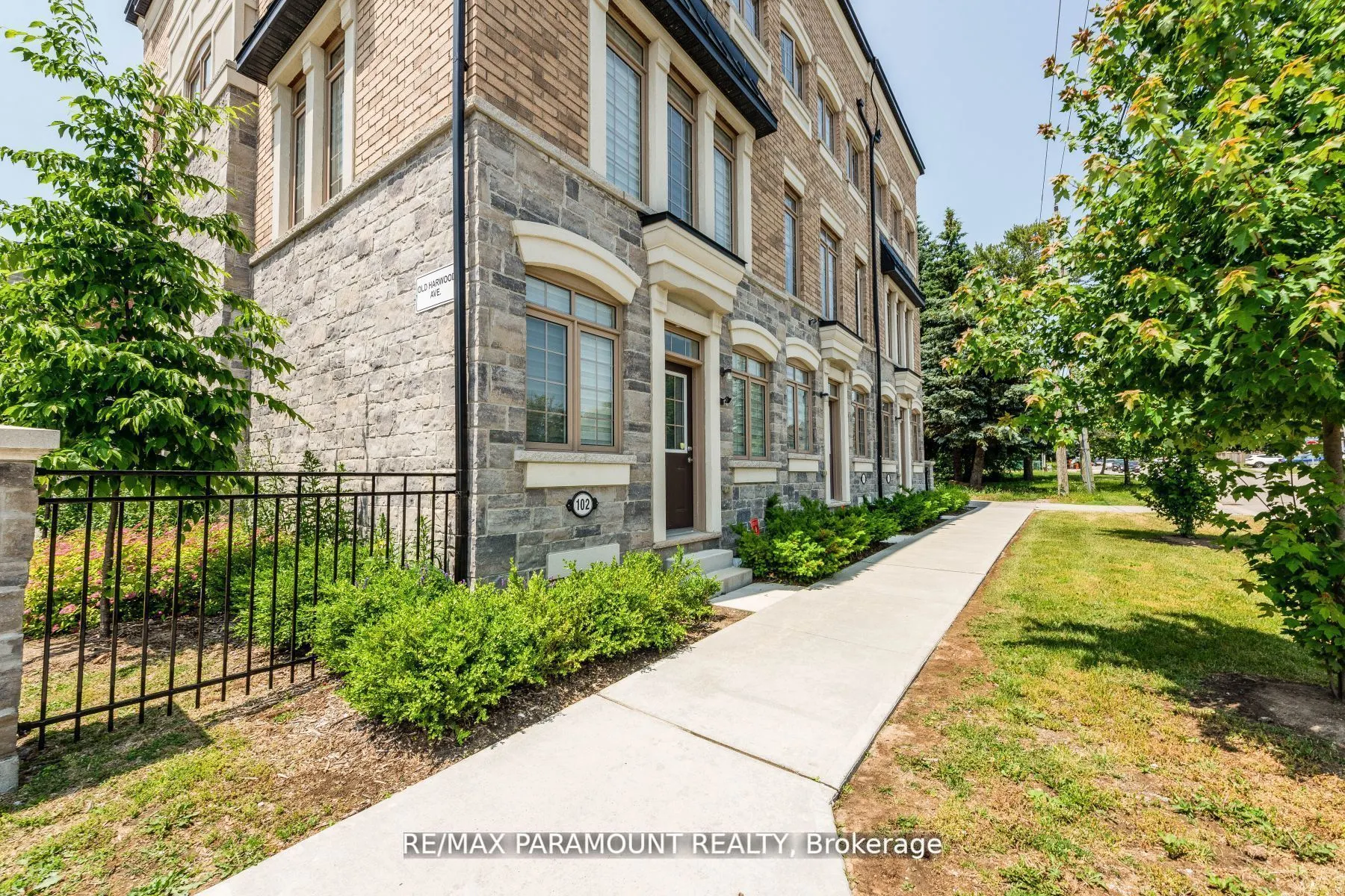 102 Old Harwood Avenue, #102