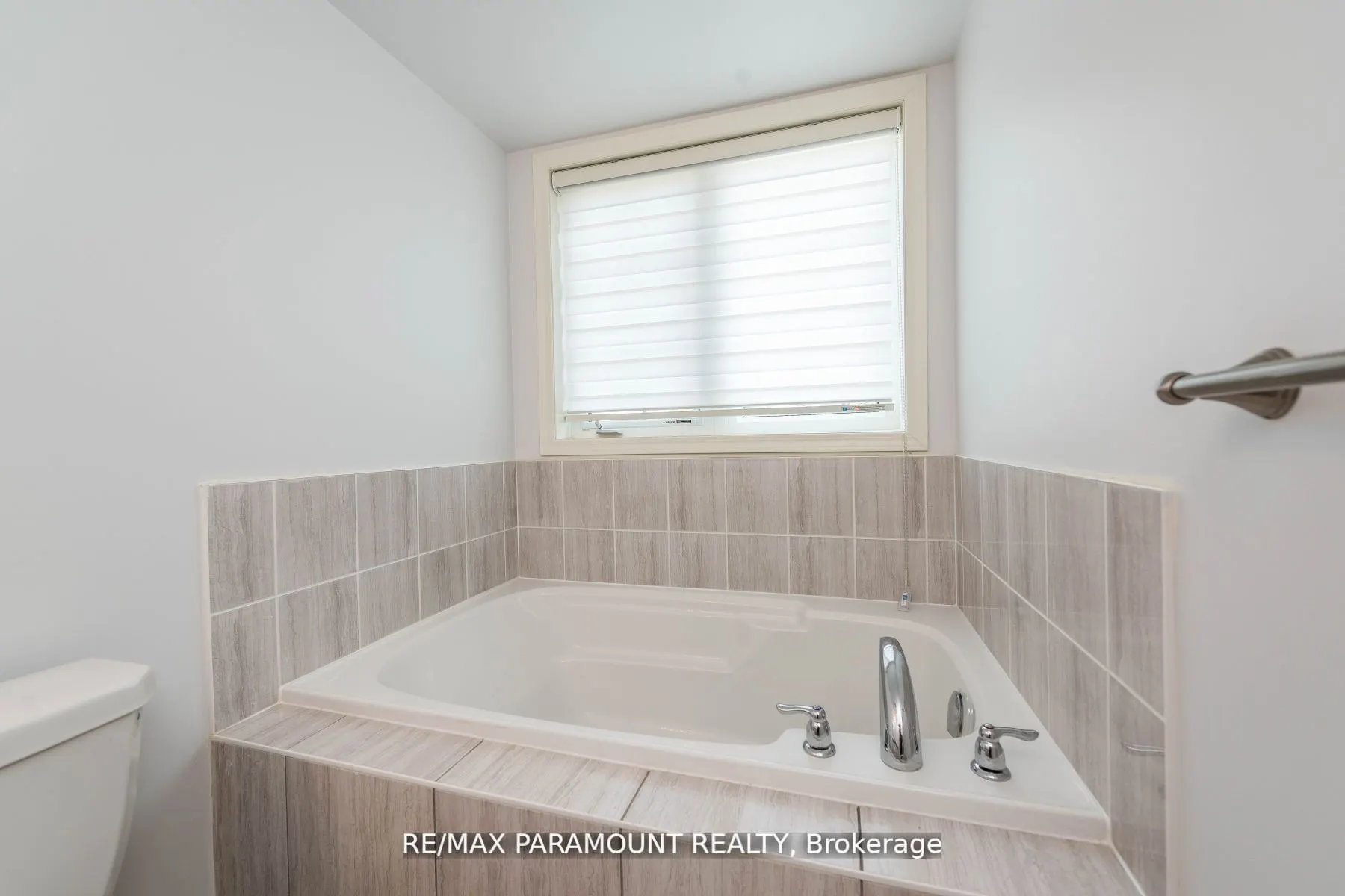 102 Old Harwood Avenue, #102