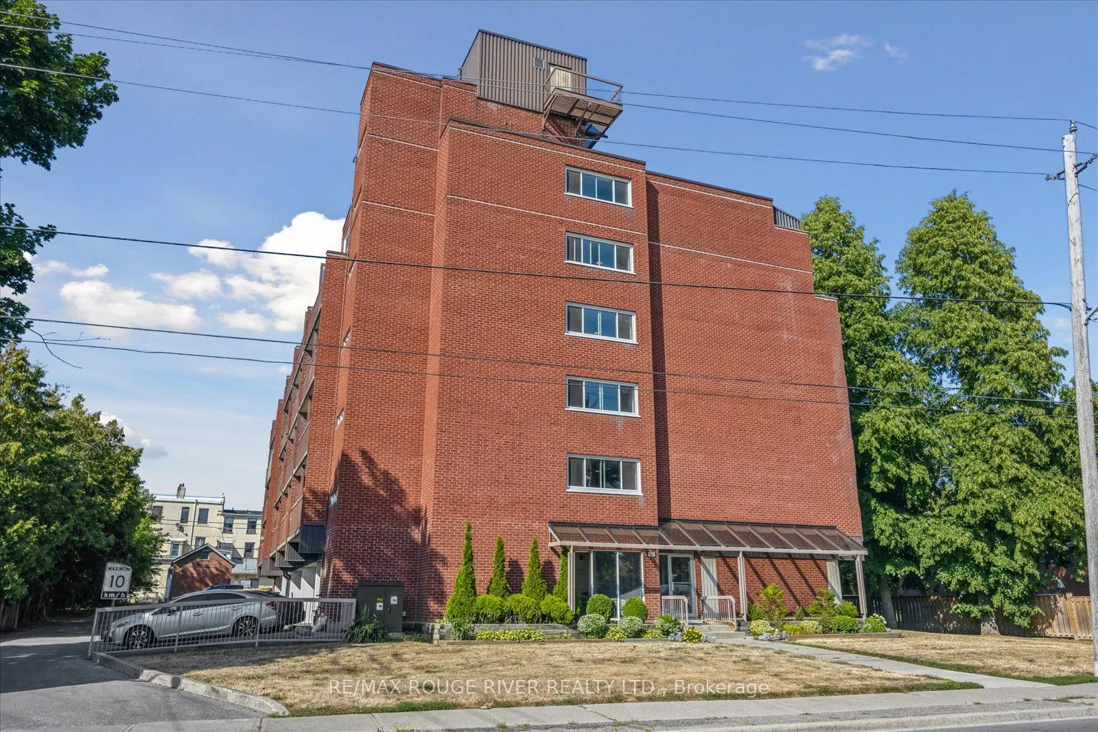 144 Queen Street, #601