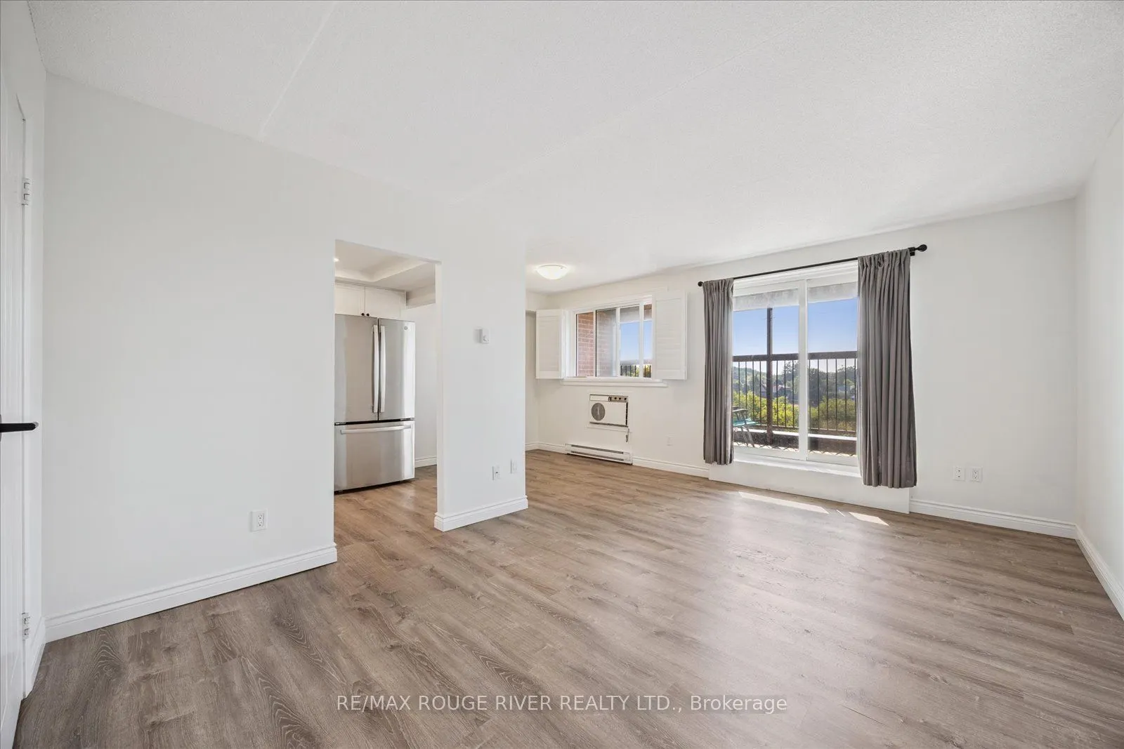 144 Queen Street, #601