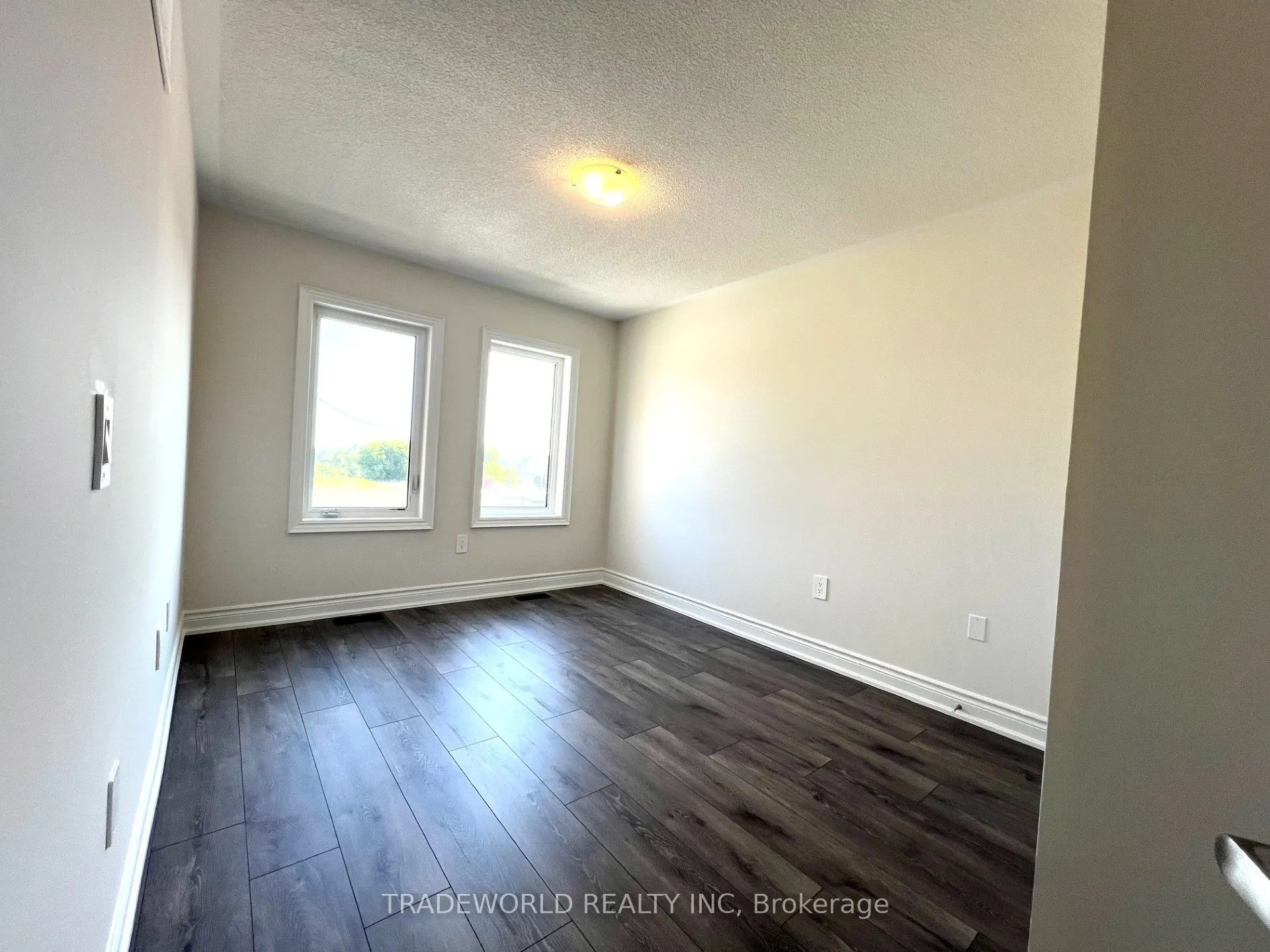 2975 Grindstone Crescent