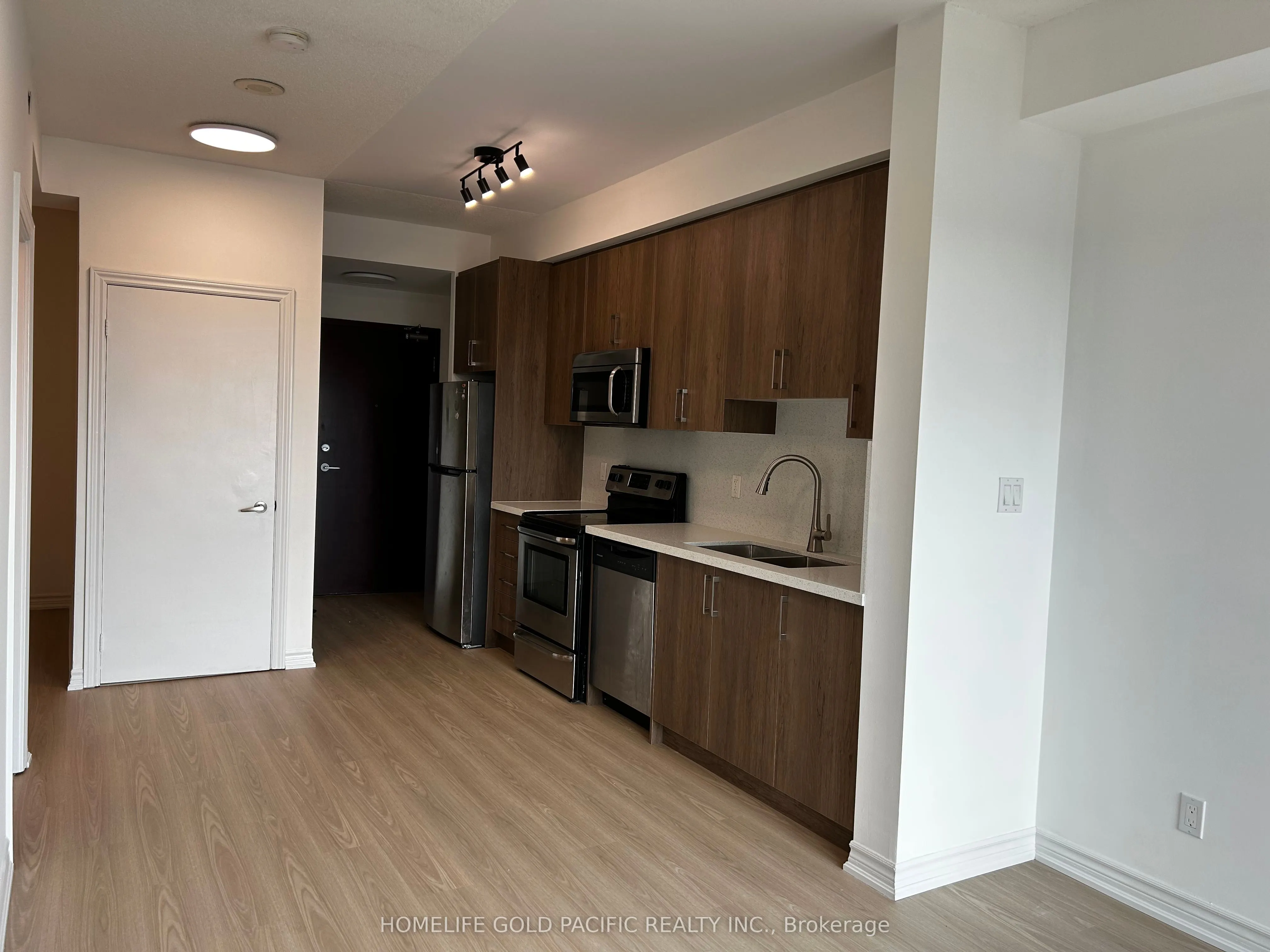 1328 Birchmount Road, #604