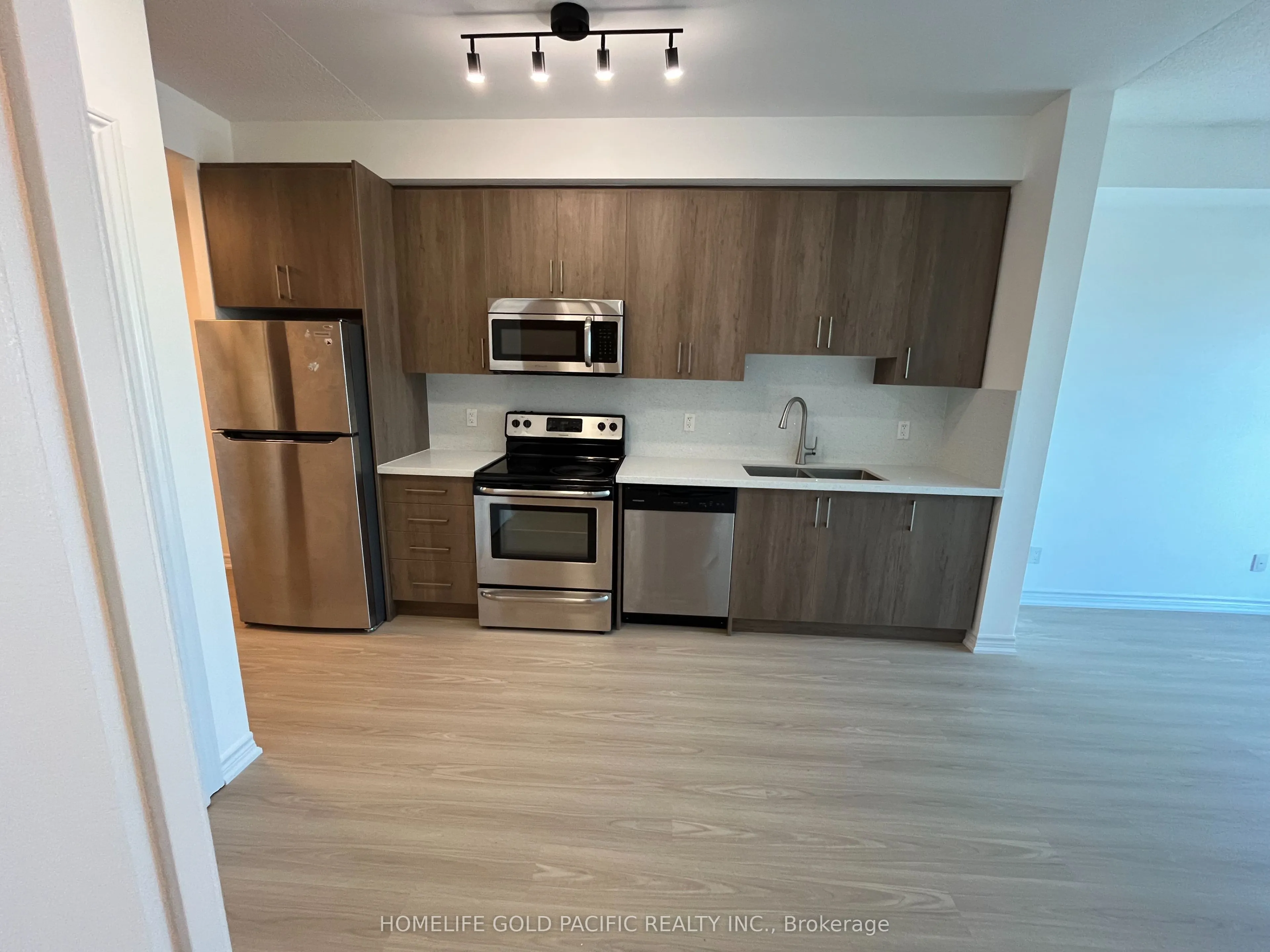 1328 Birchmount Road, #604