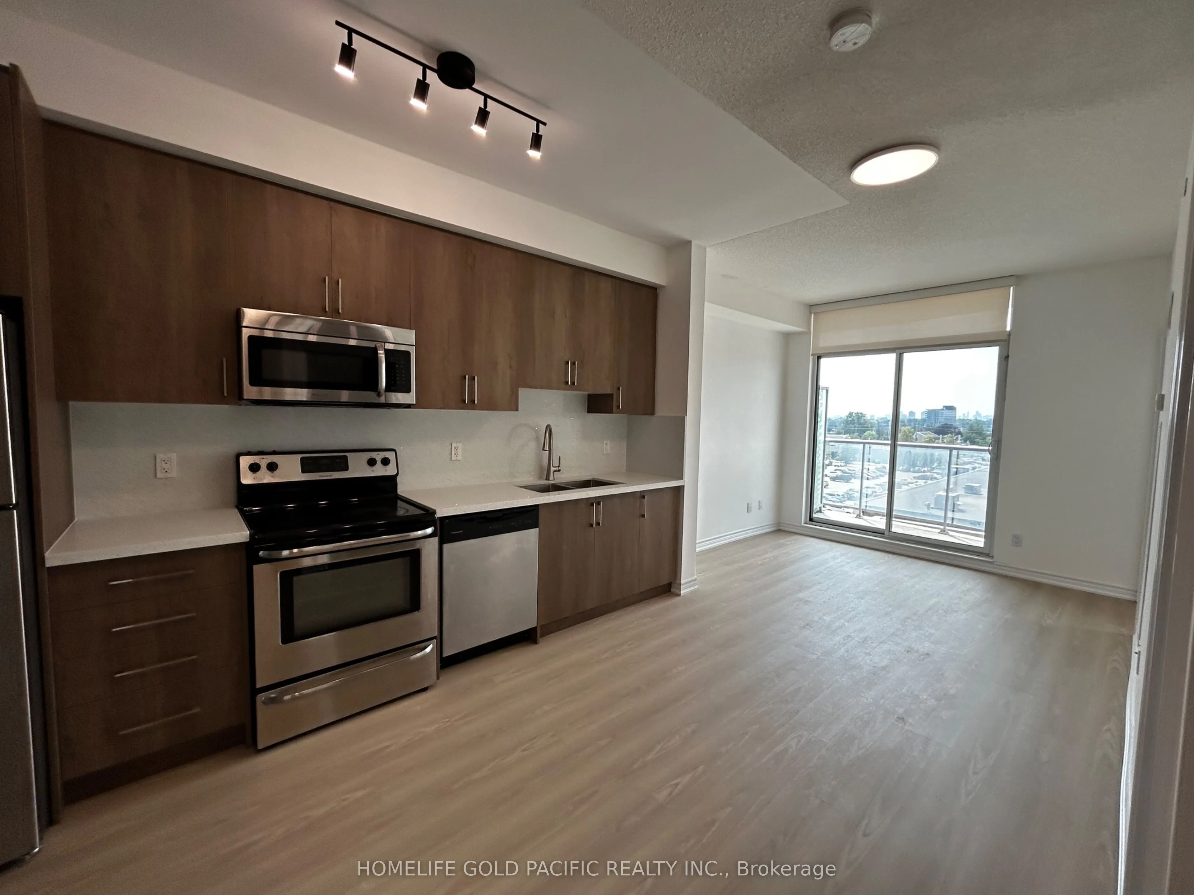 1328 Birchmount Road, #604