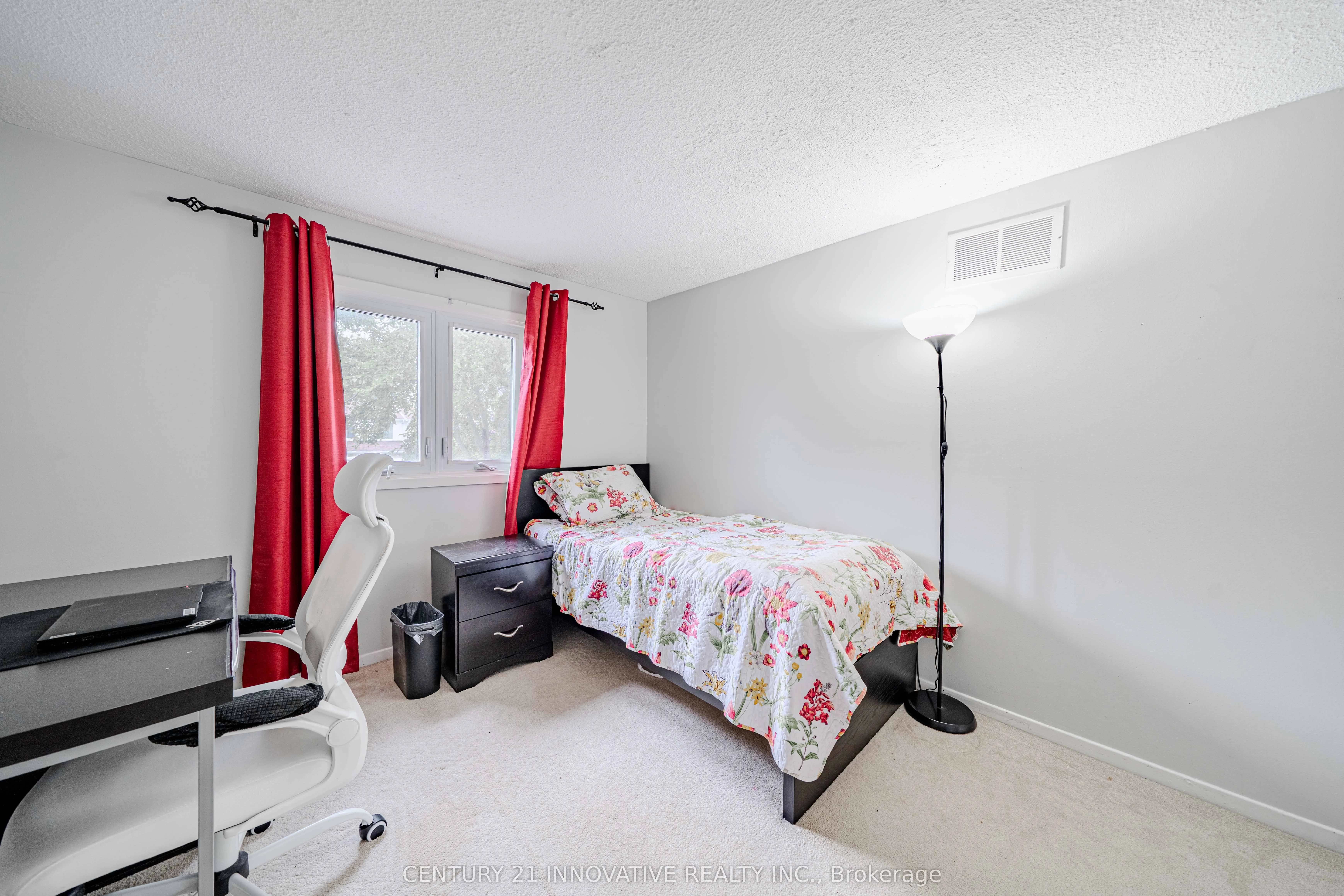 1764 Listowell Crescent