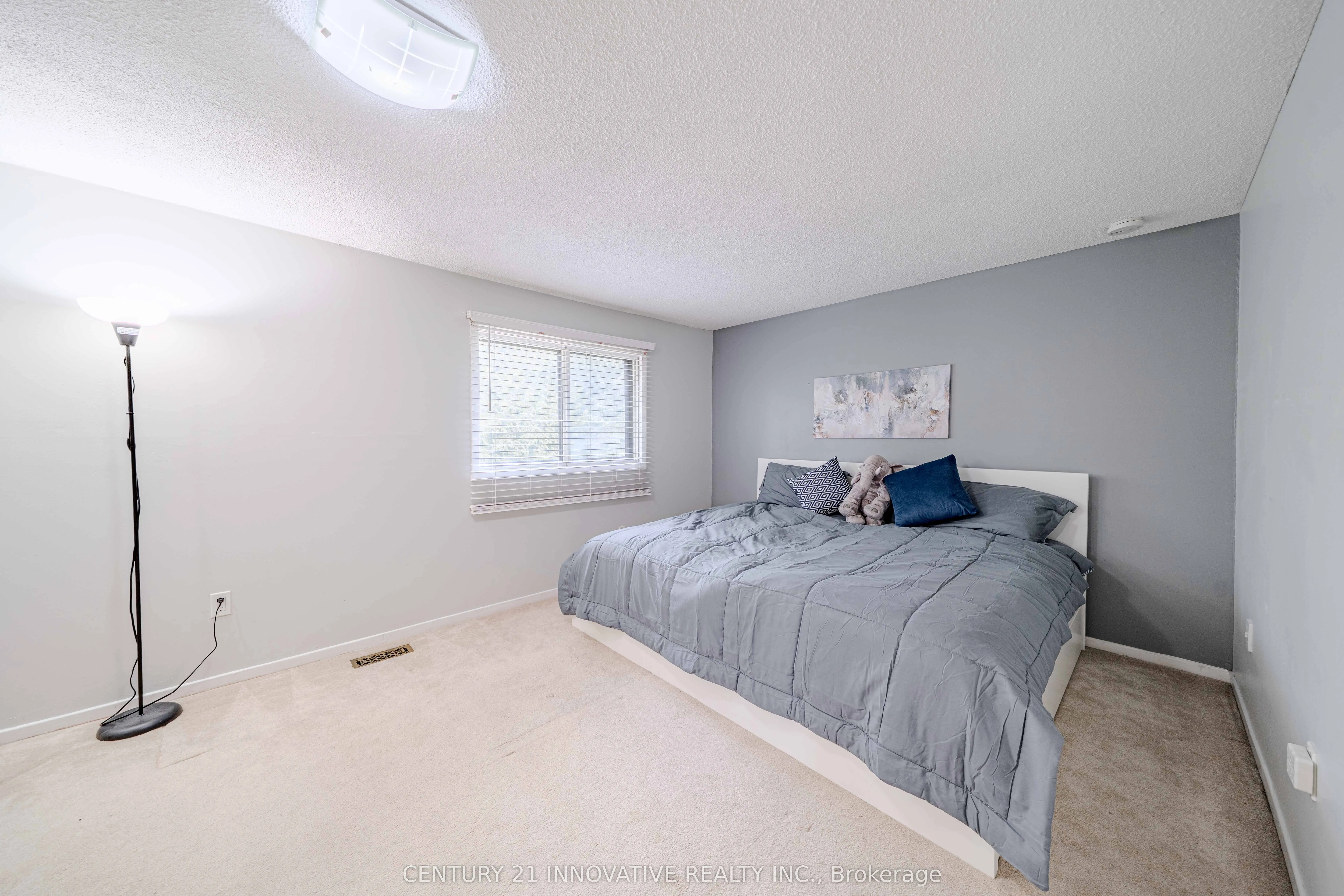 1764 Listowell Crescent