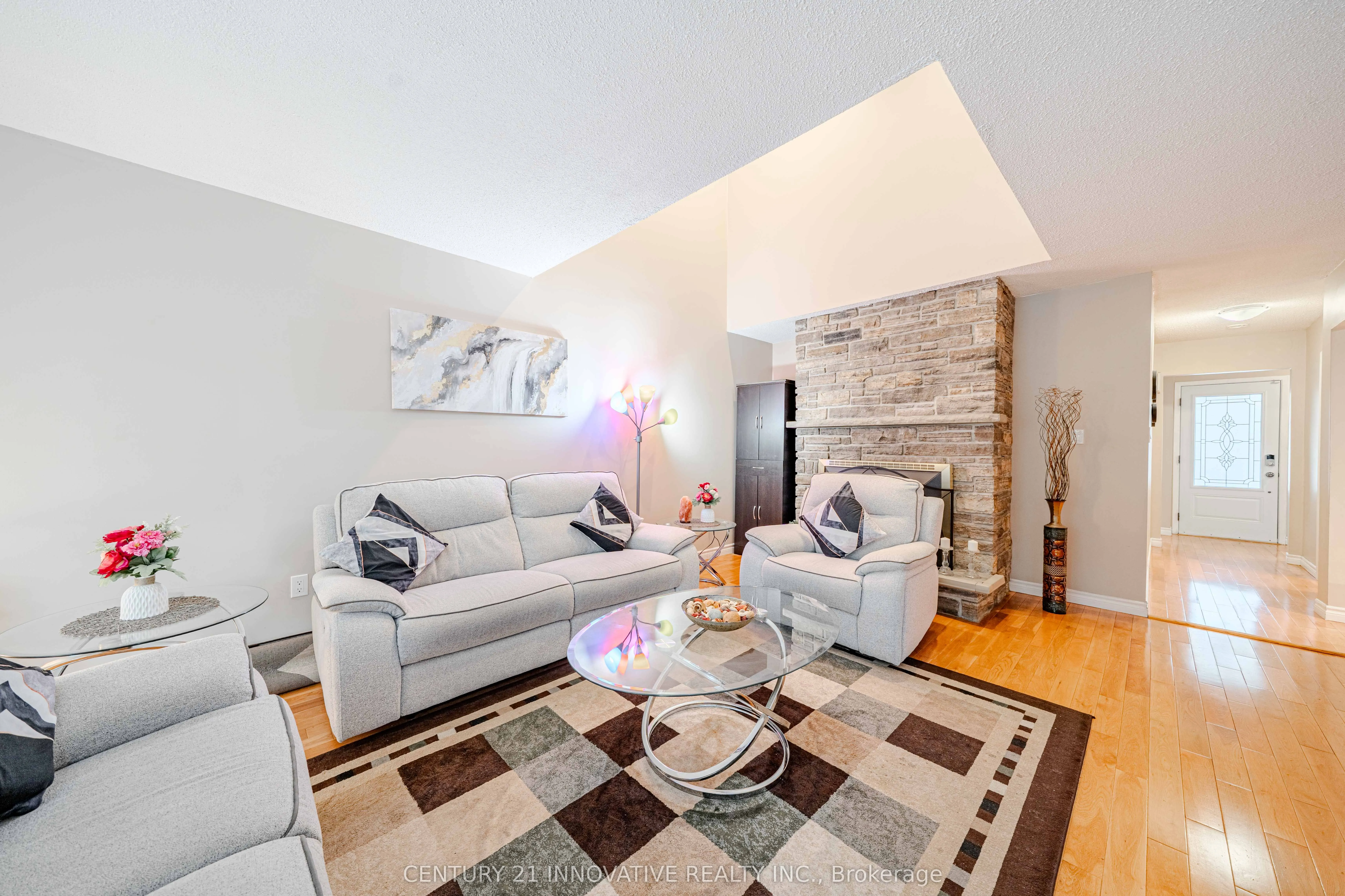 1764 Listowell Crescent