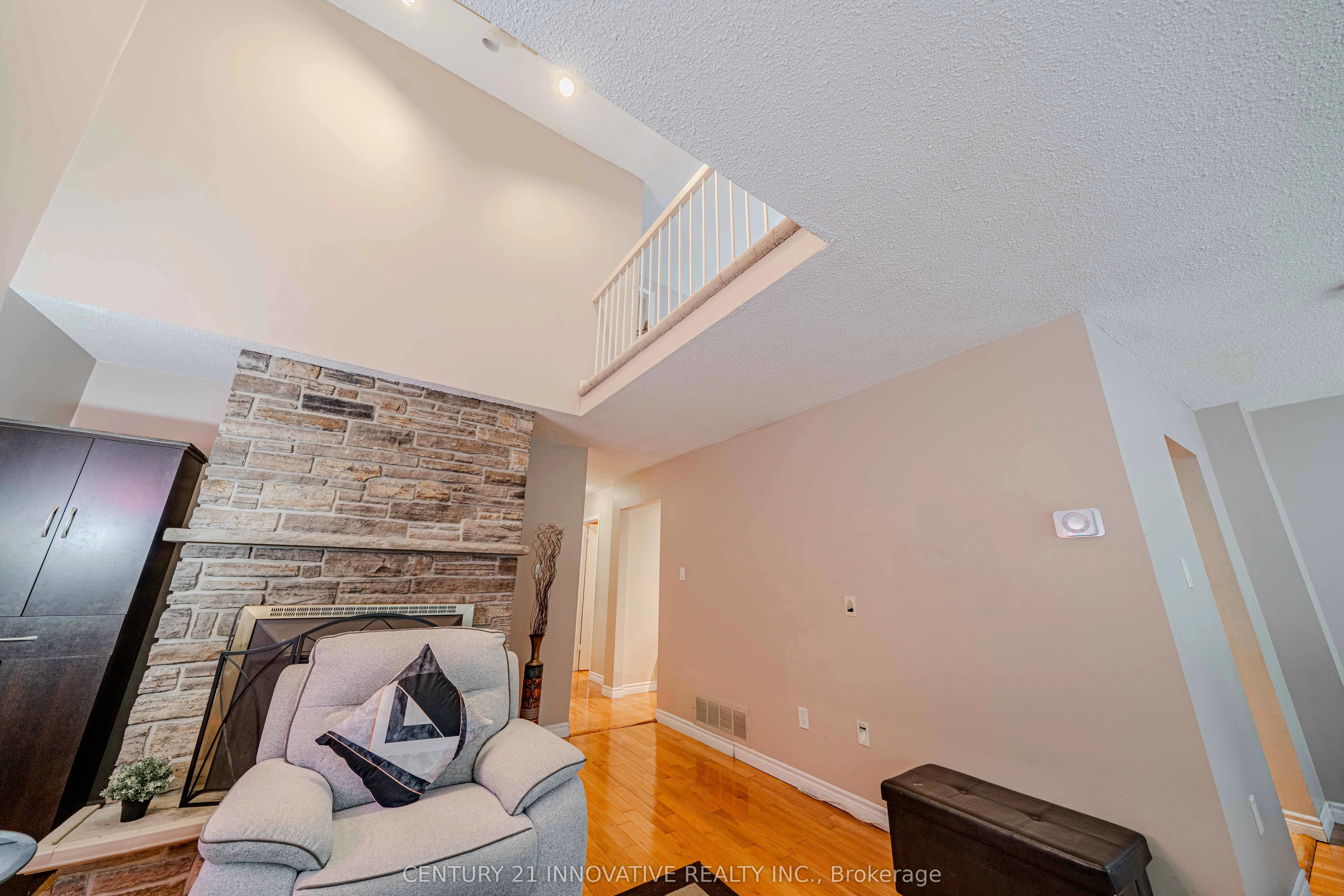 1764 Listowell Crescent