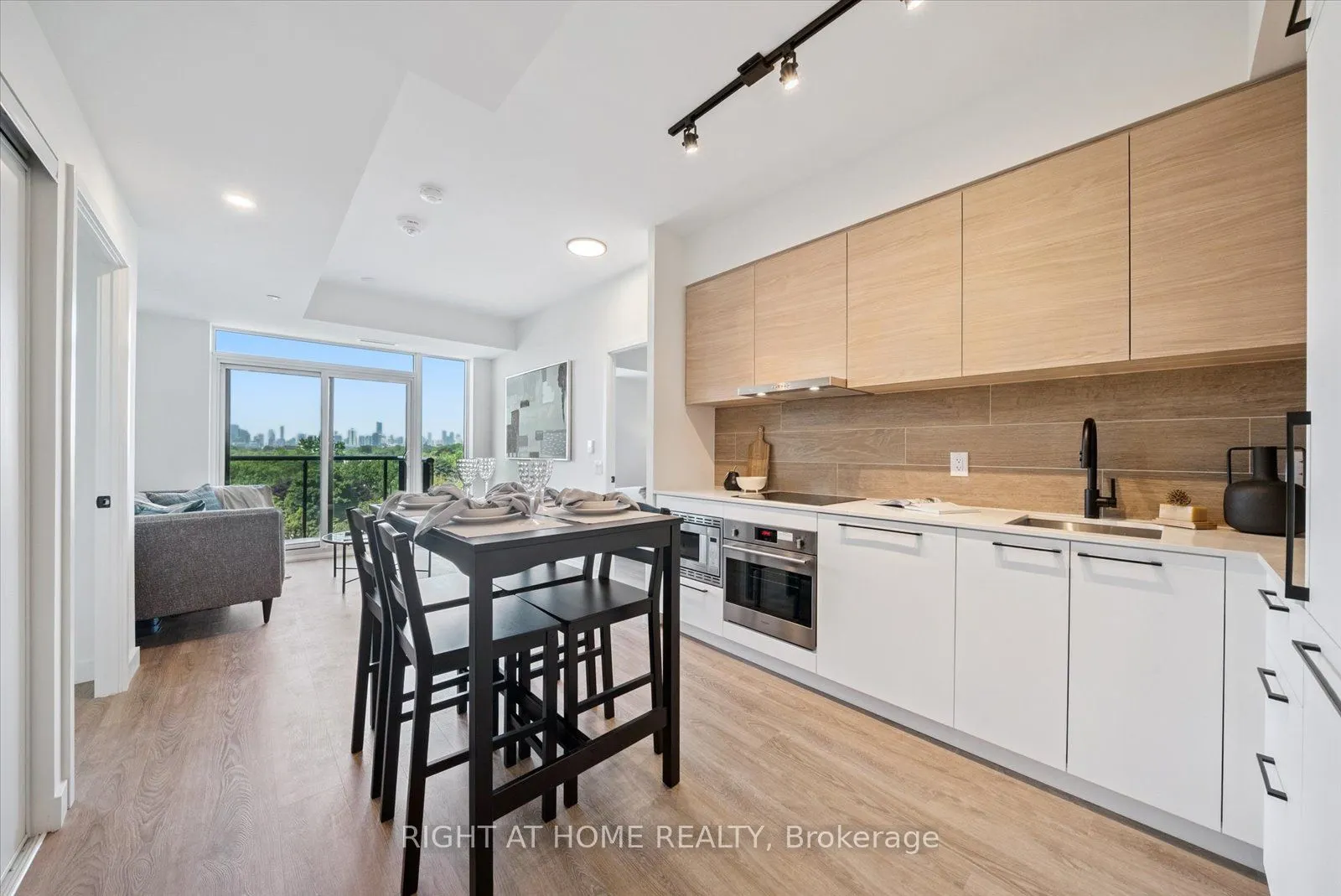 1050 Eastern Avenue, #613