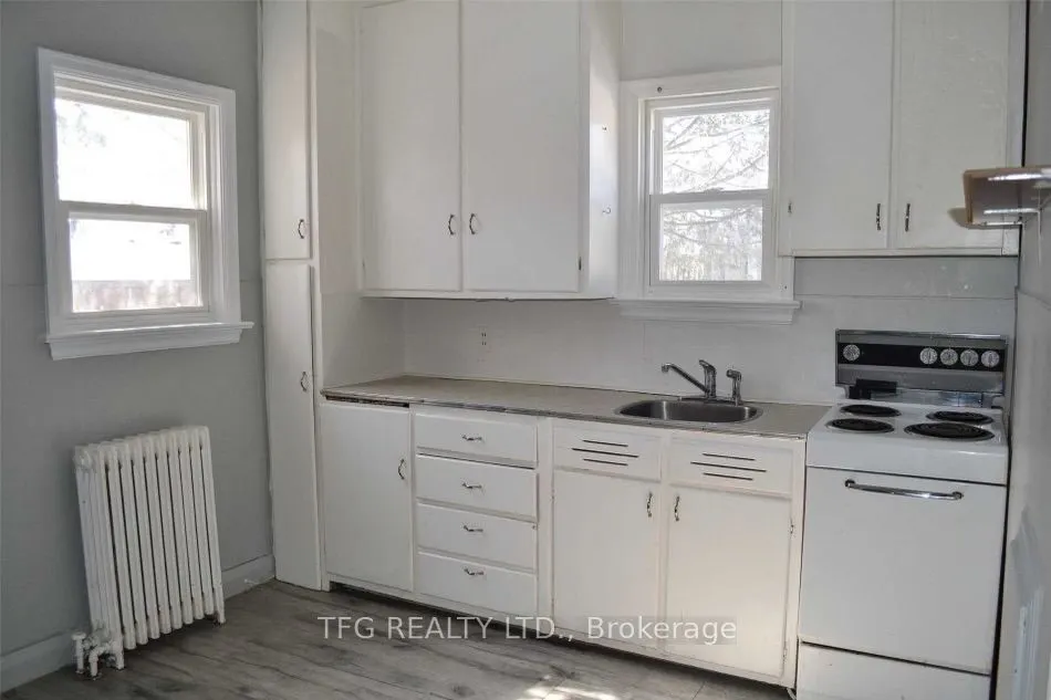 324 Kingsdale Avenue, #3