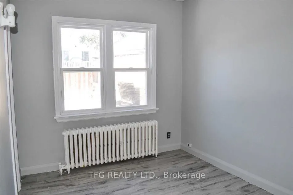 324 Kingsdale Avenue, #3