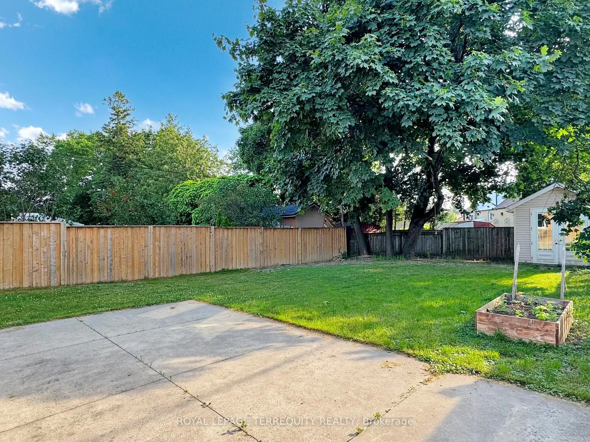 33 Mendip Crescent, #Main