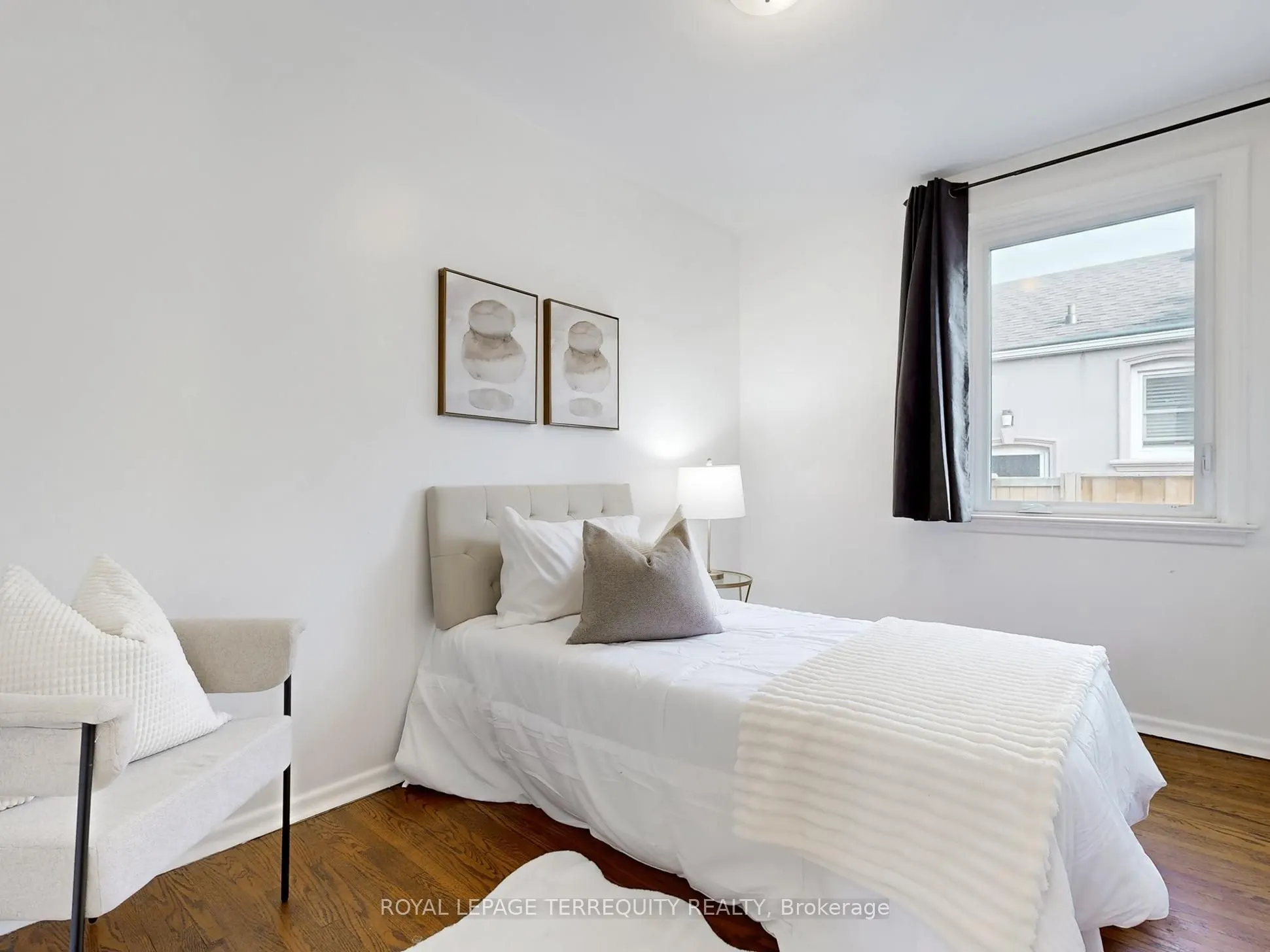 33 Mendip Crescent, #Main