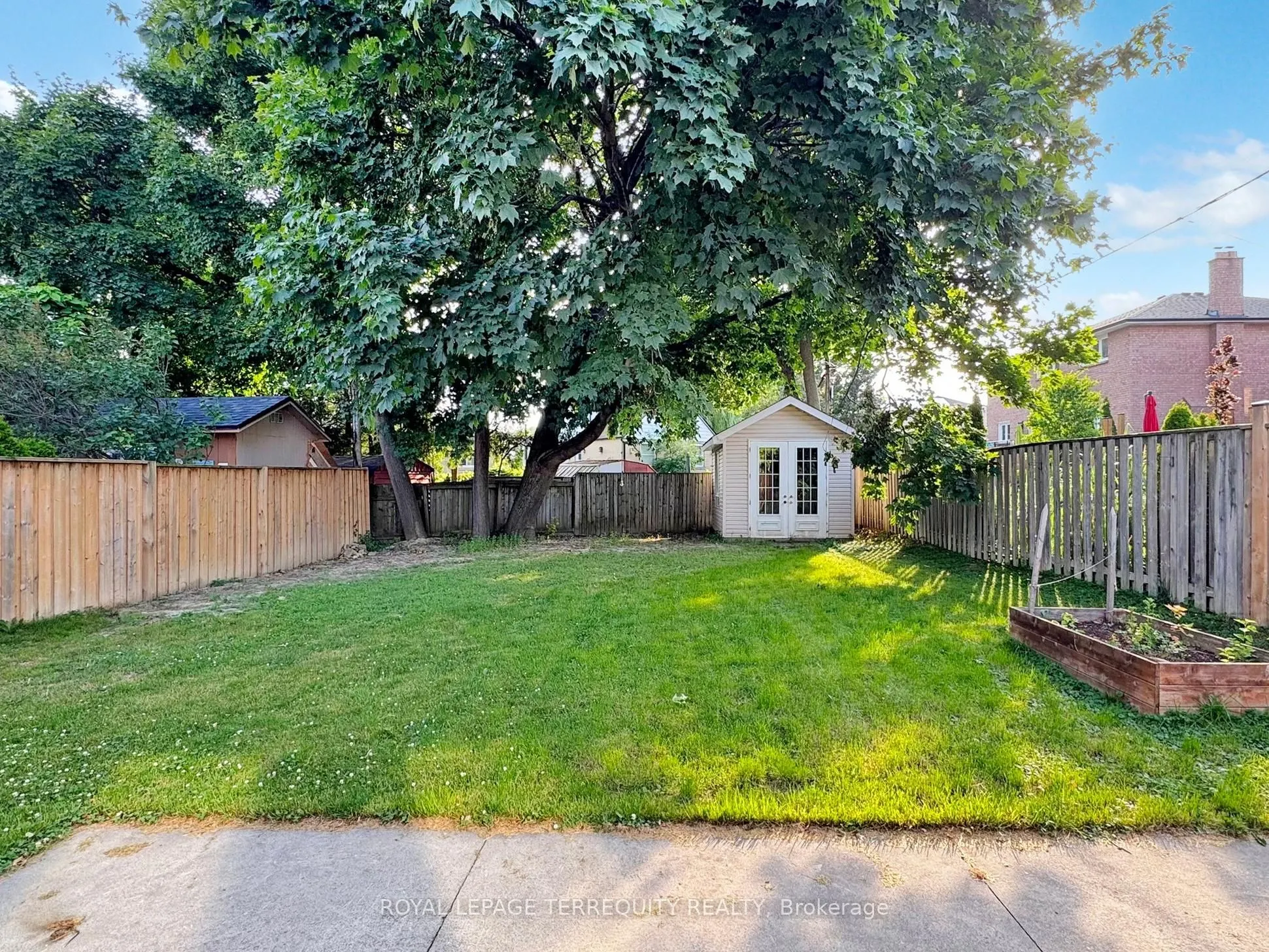 33 Mendip Crescent, #Main
