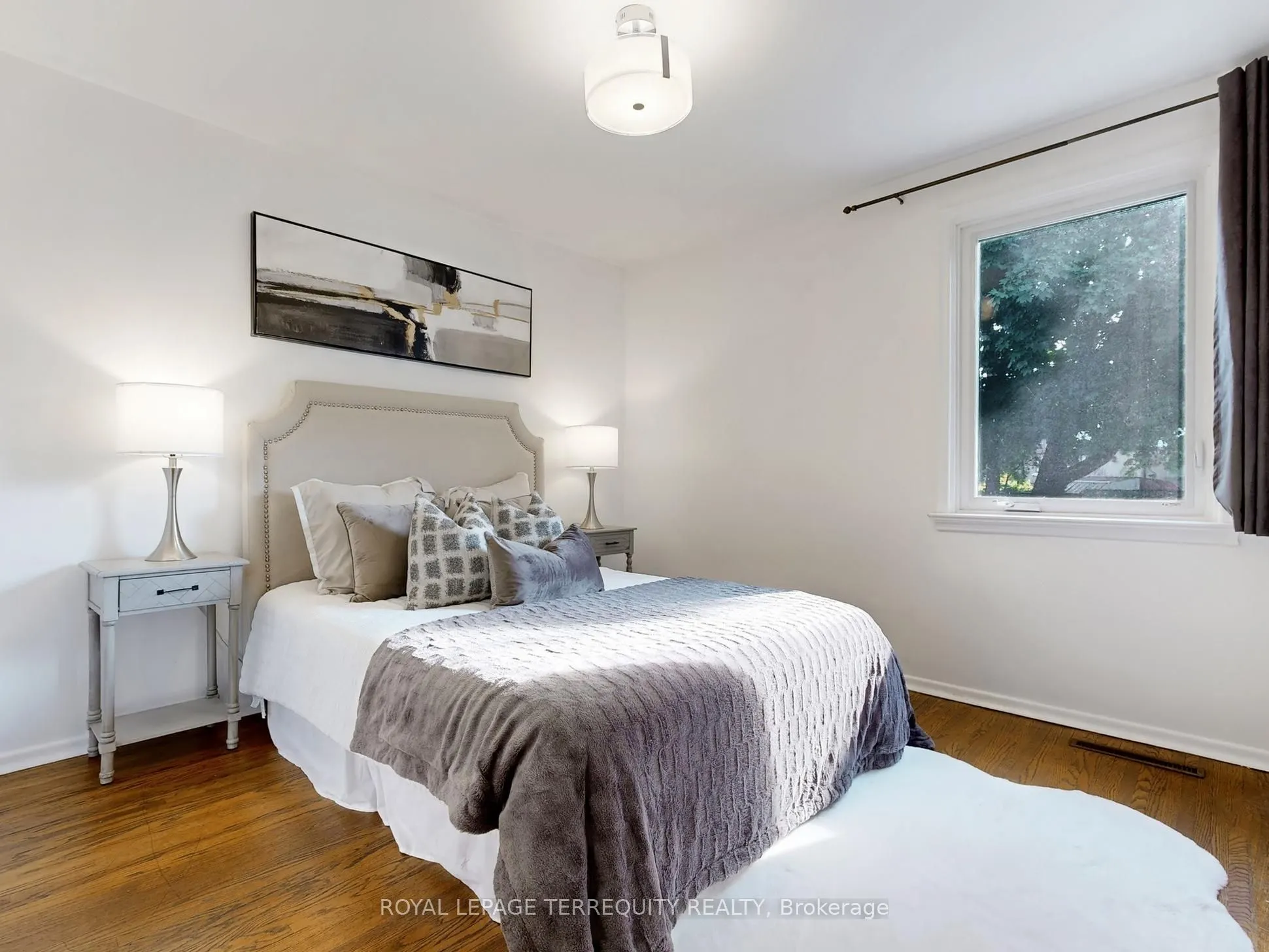 33 Mendip Crescent, #Main