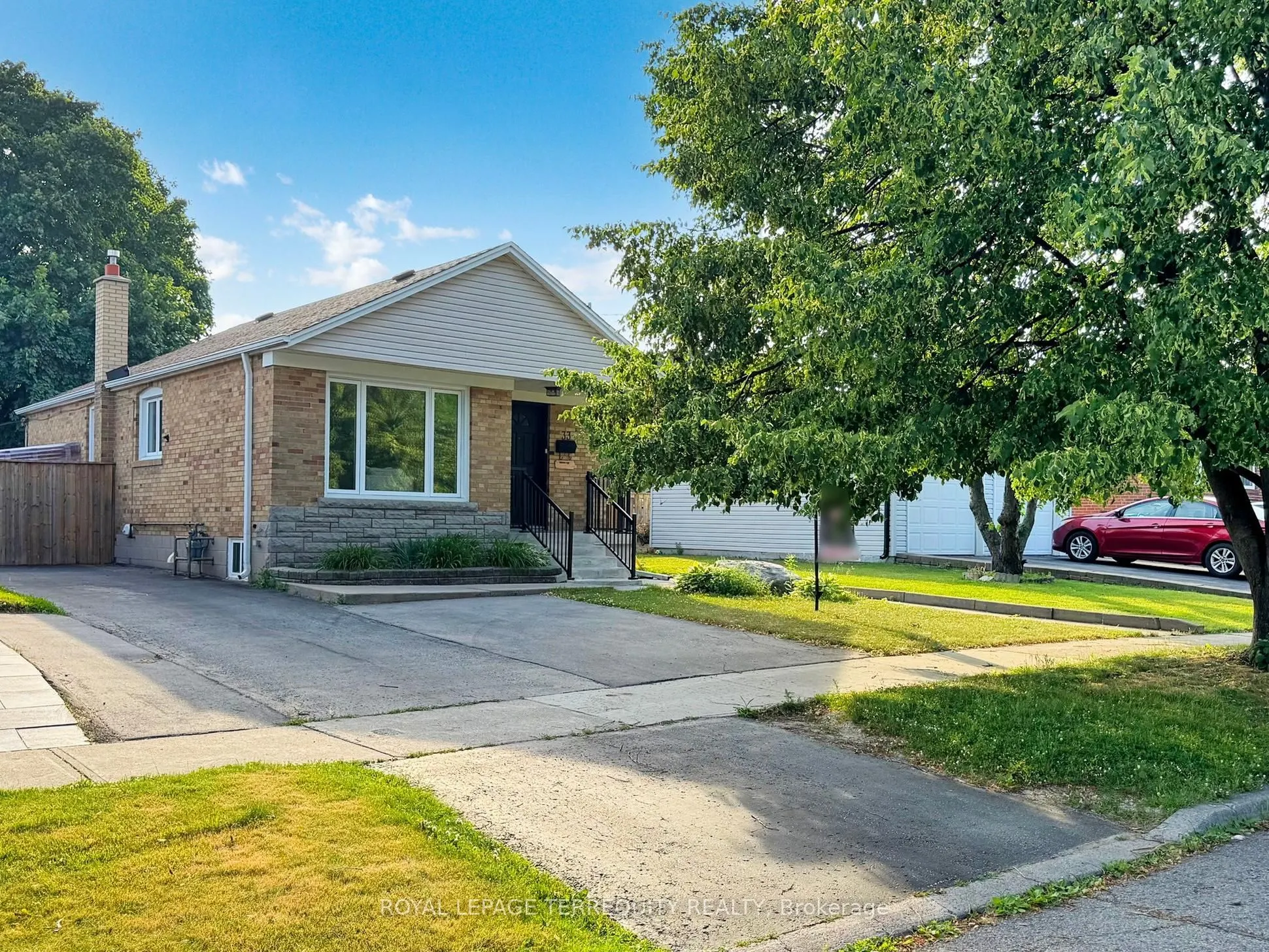 33 Mendip Crescent, #Main