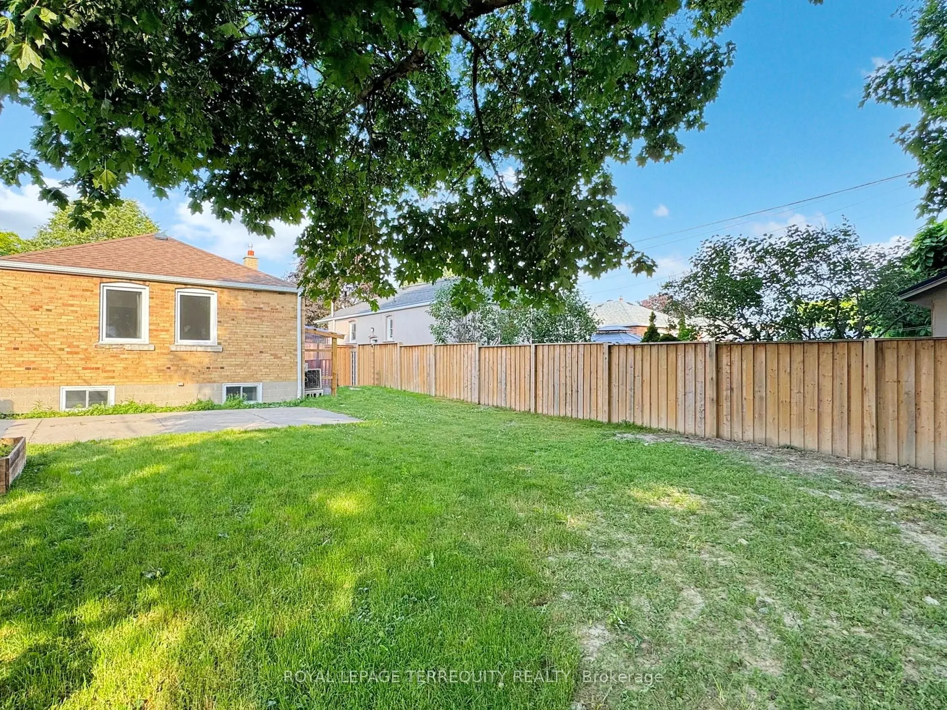 33 Mendip Crescent, #Main
