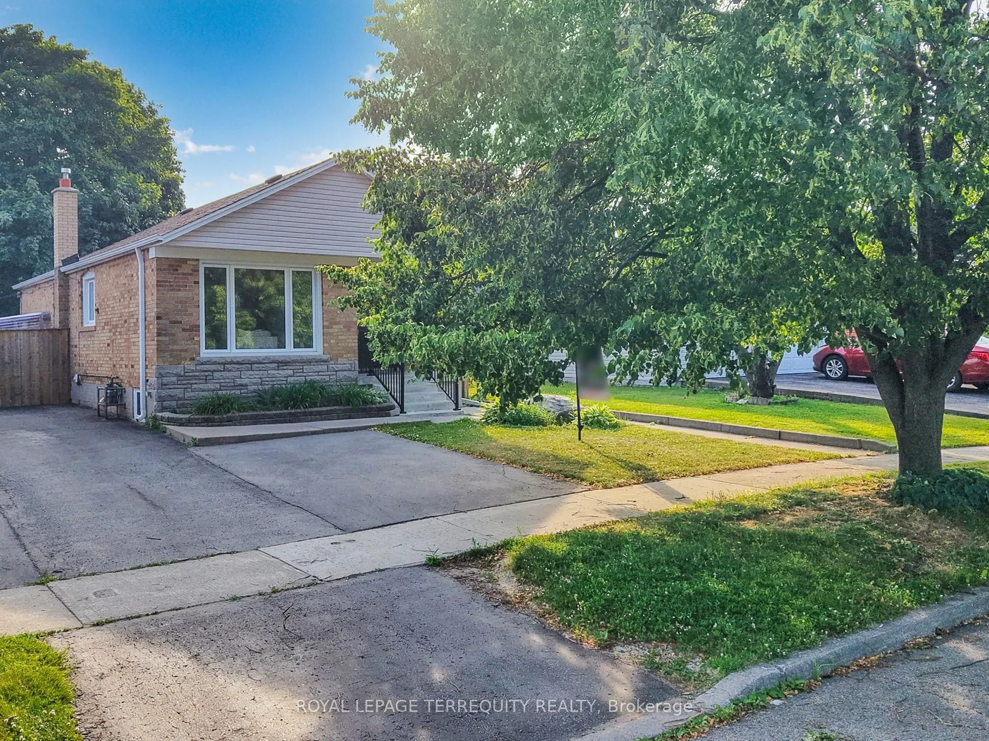 33 Mendip Crescent, #Lower
