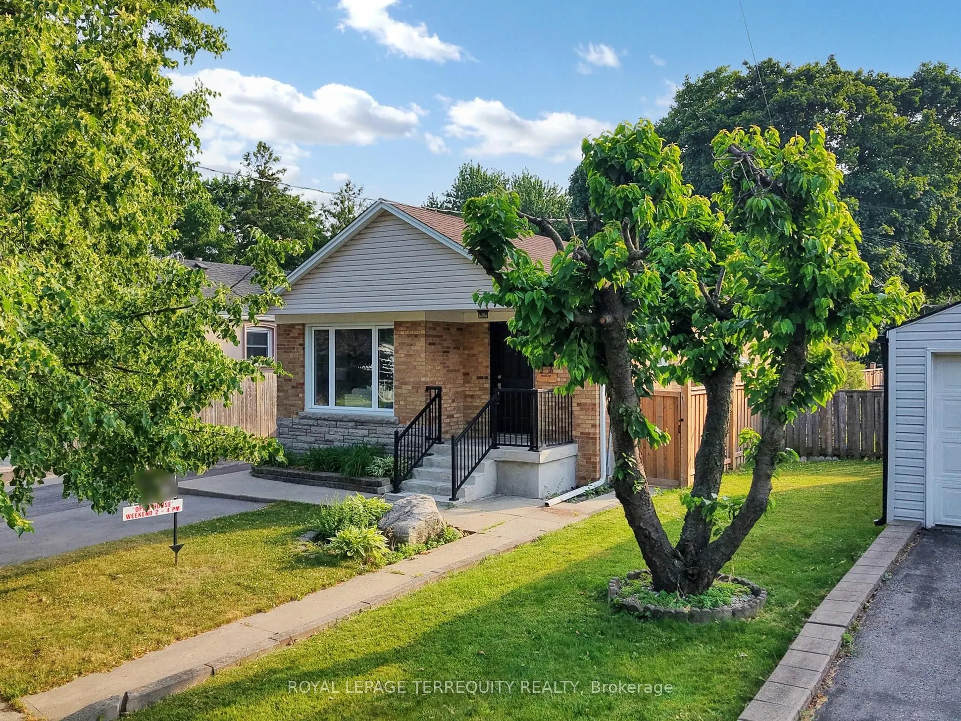 33 Mendip Crescent, #Lower