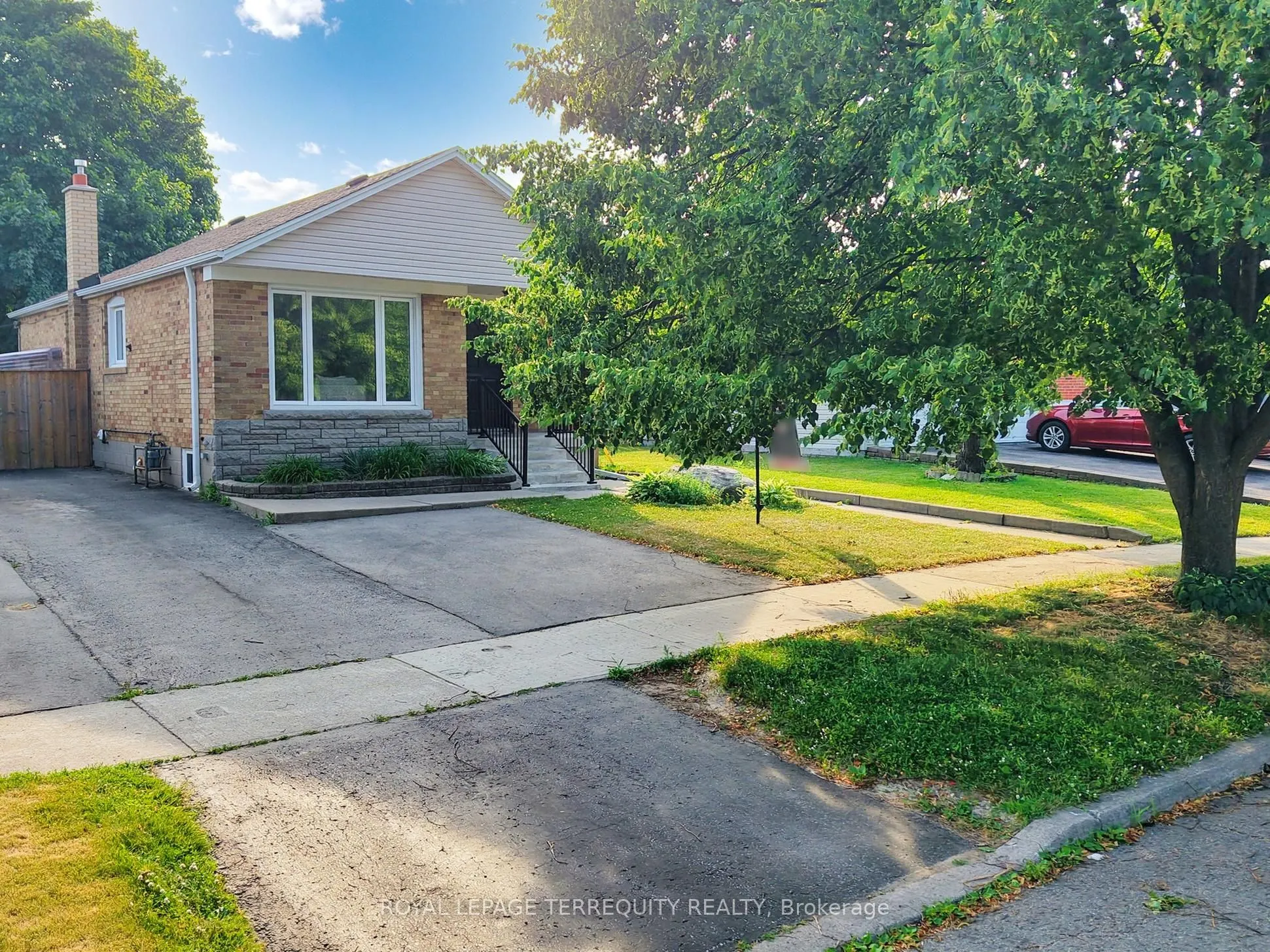 33 Mendip Crescent, #Lower