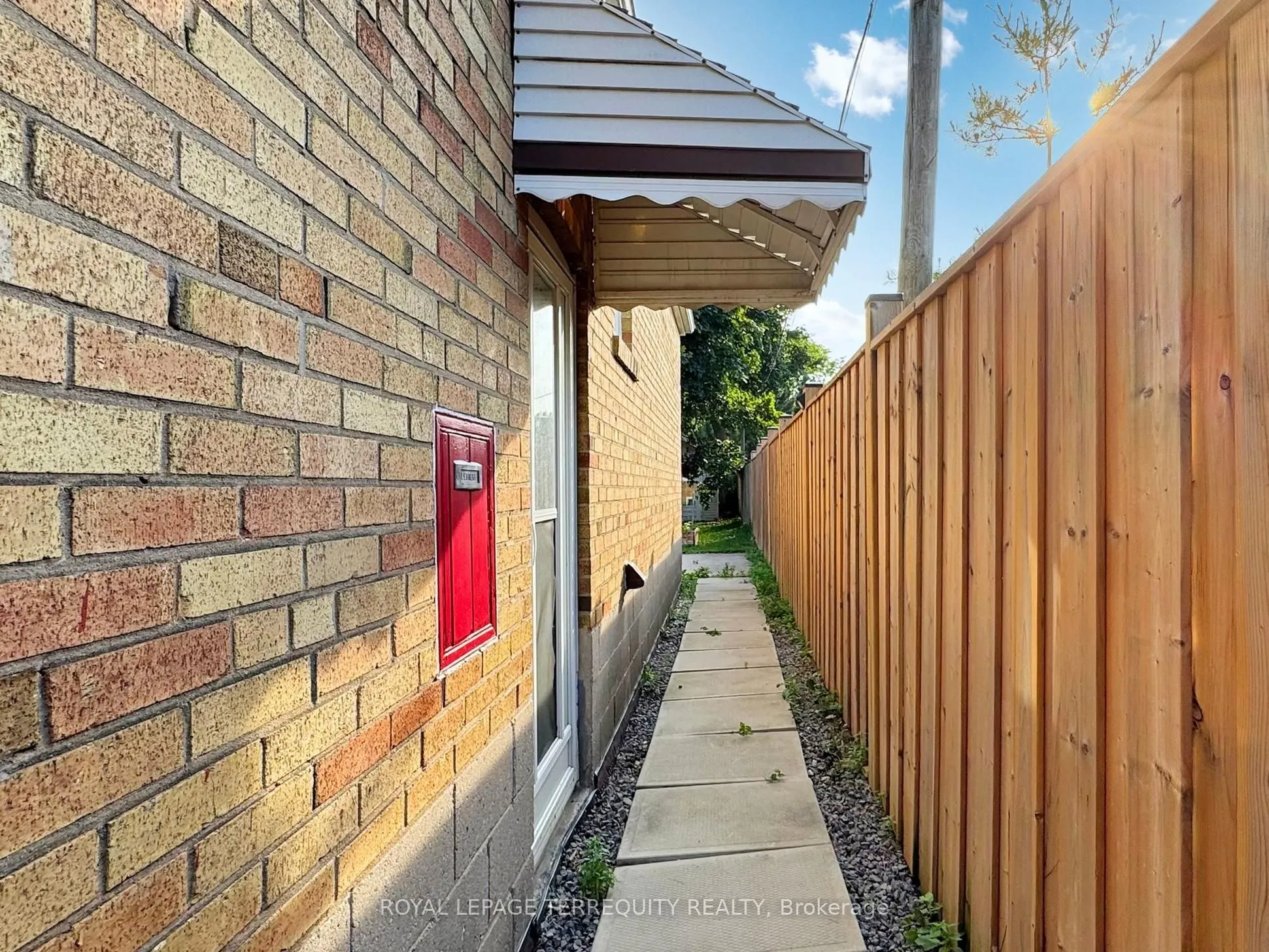 33 Mendip Crescent, #Lower