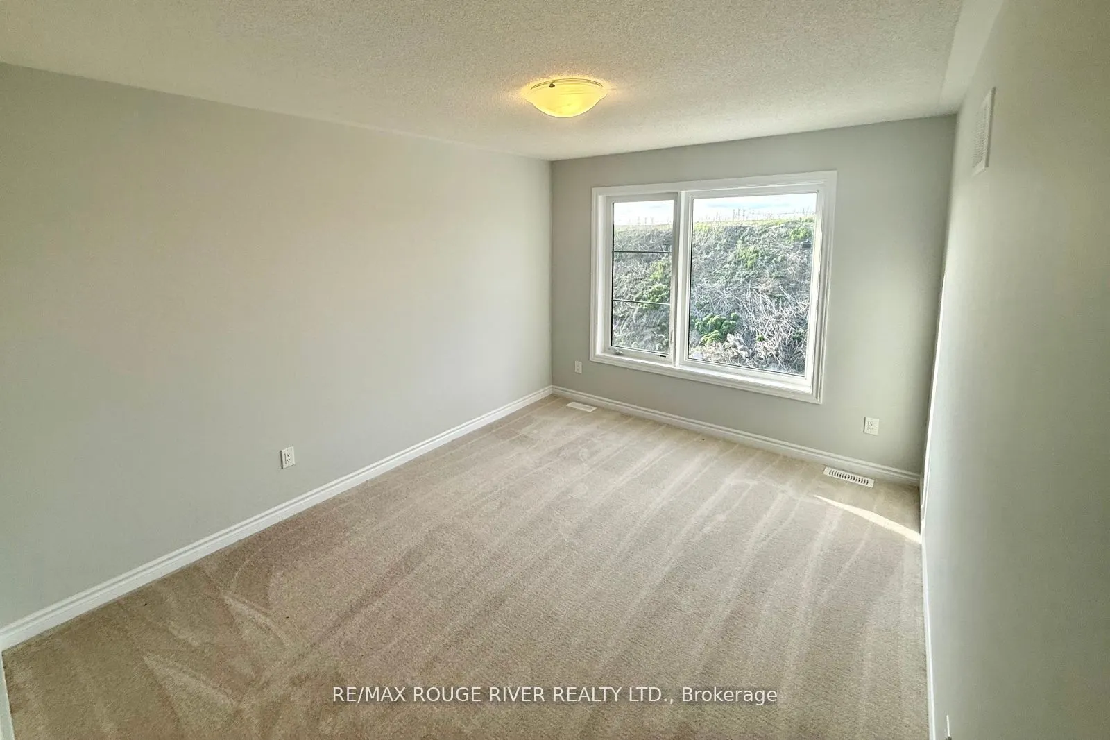 1186 Greentree Path