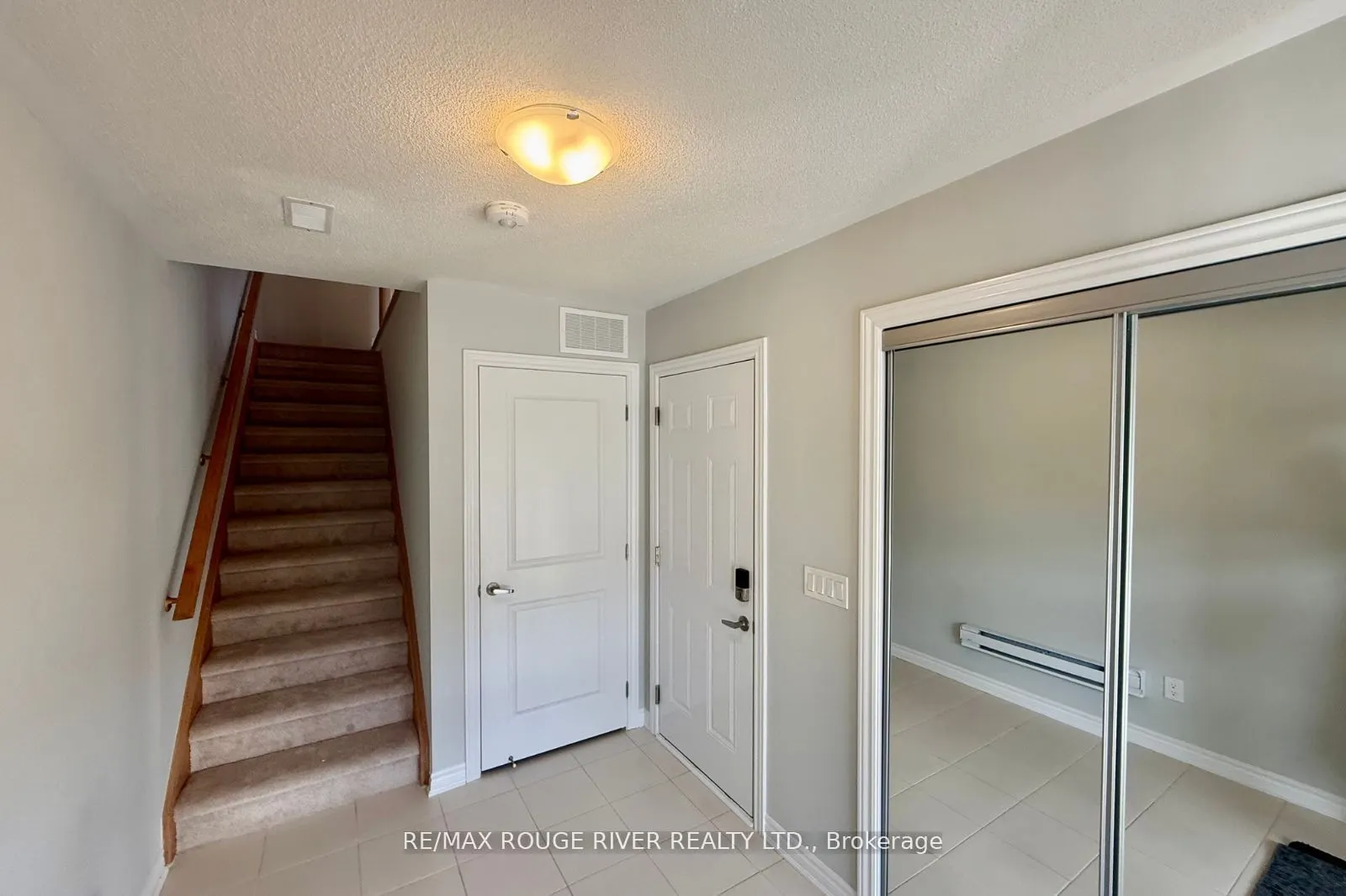 1186 Greentree Path