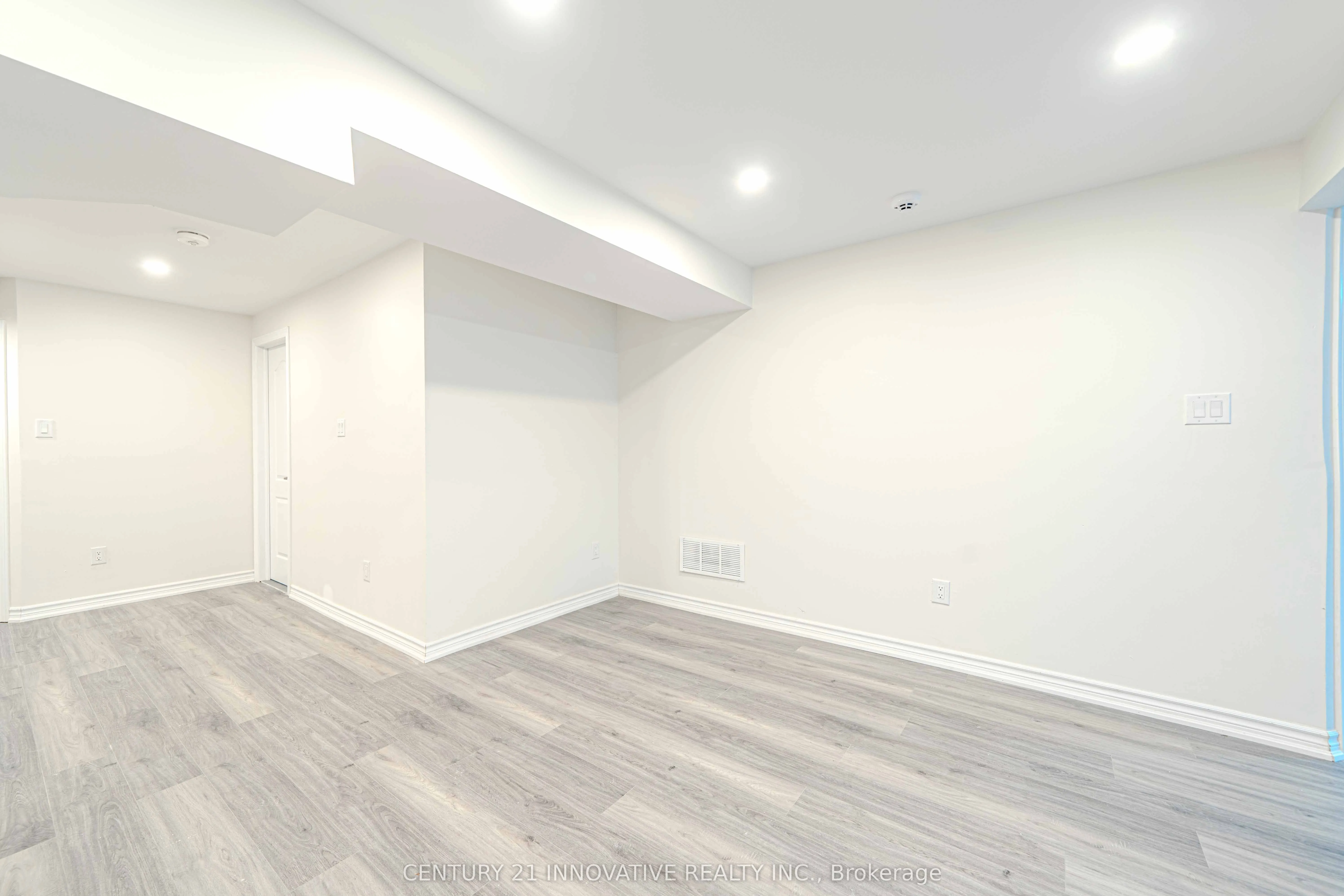 1894 Woodview Avenue, #Bsmt