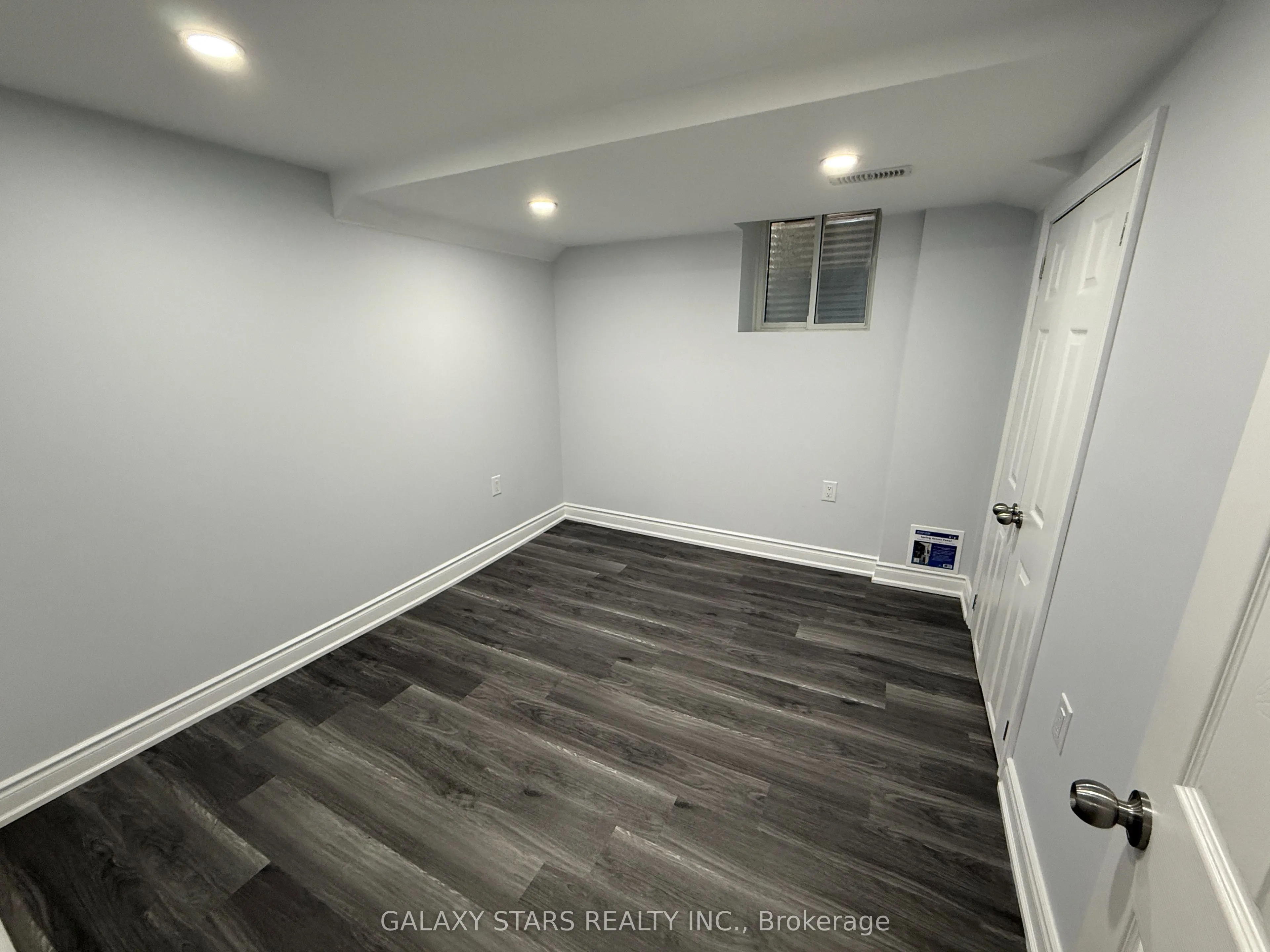255 Wright Crescent, #BSMT
