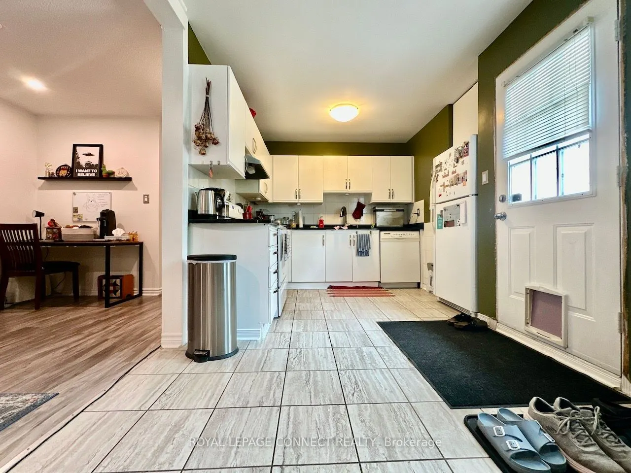 16 Lockhart Gate, #Main