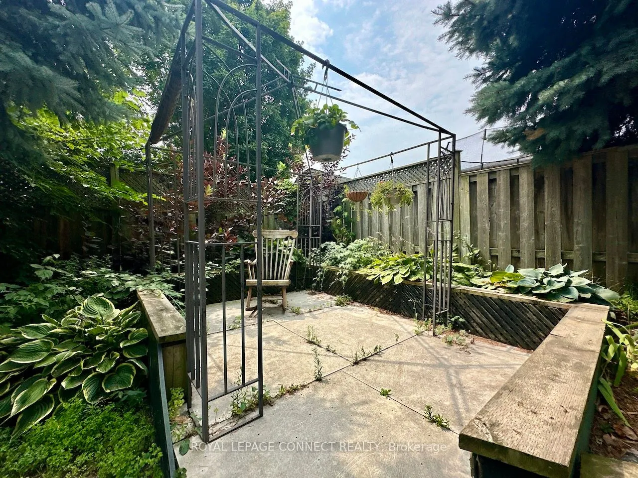 16 Lockhart Gate, #Main