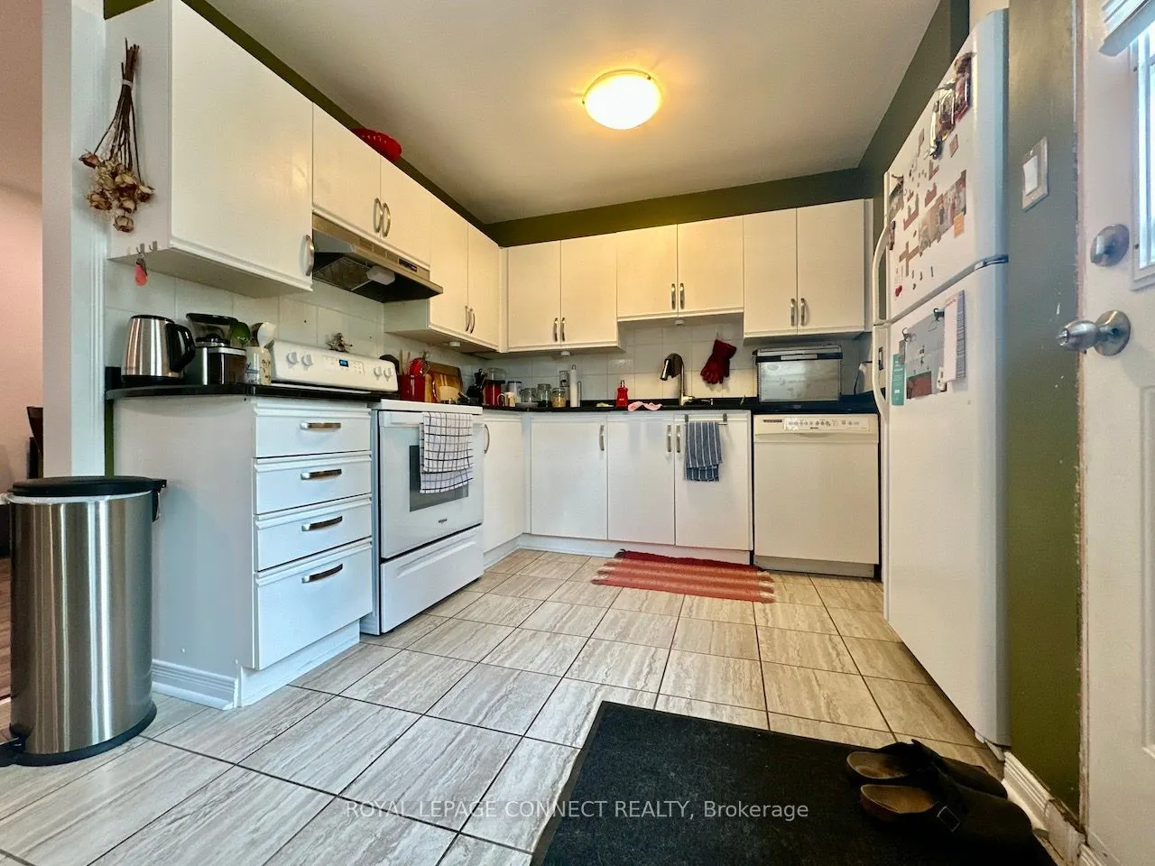 16 Lockhart Gate, #Main