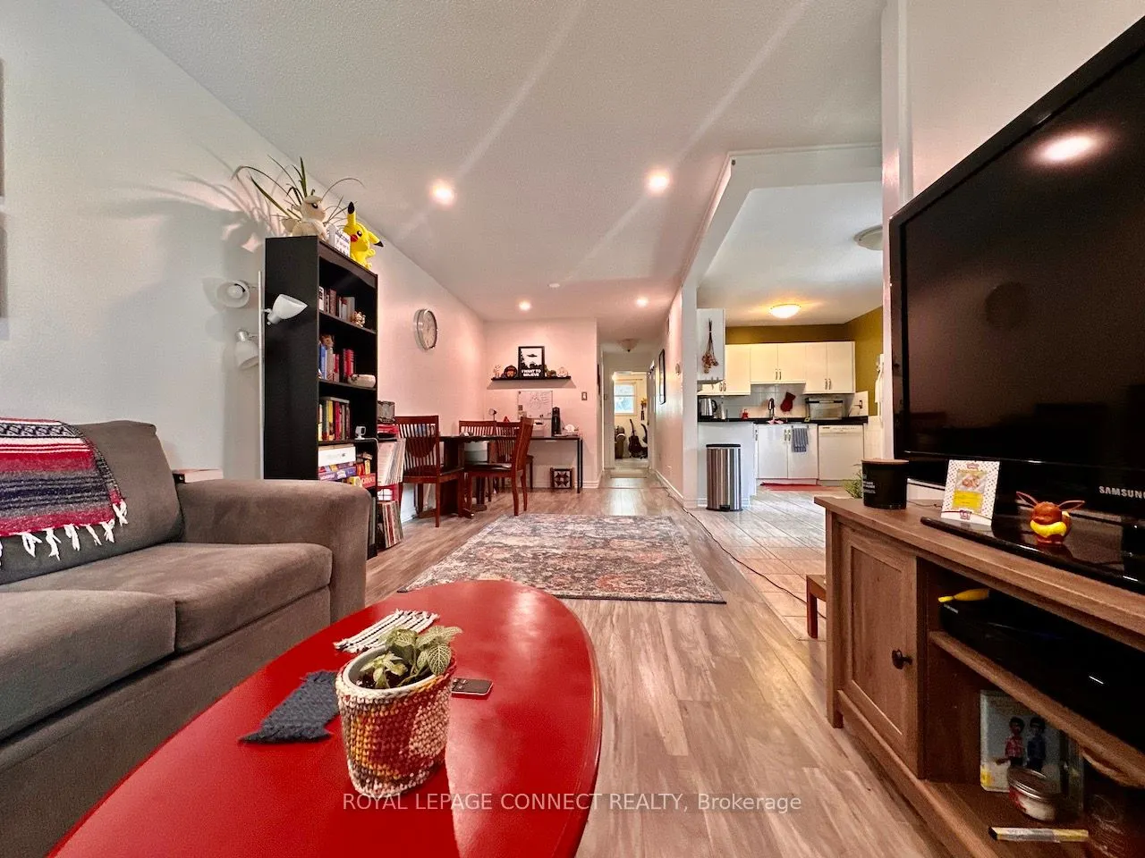 16 Lockhart Gate, #Main