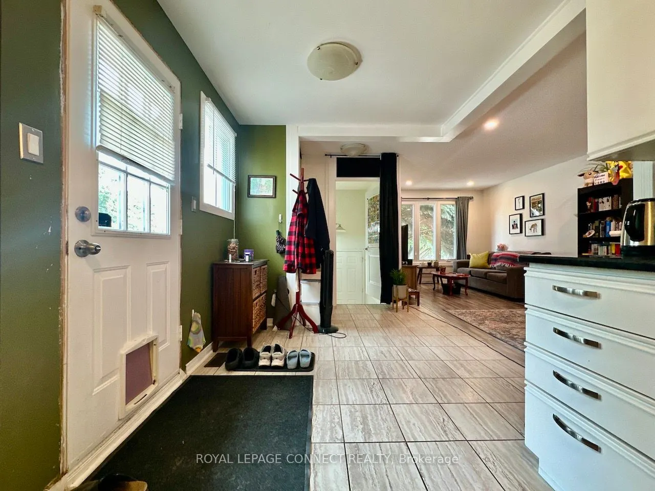 16 Lockhart Gate, #Main