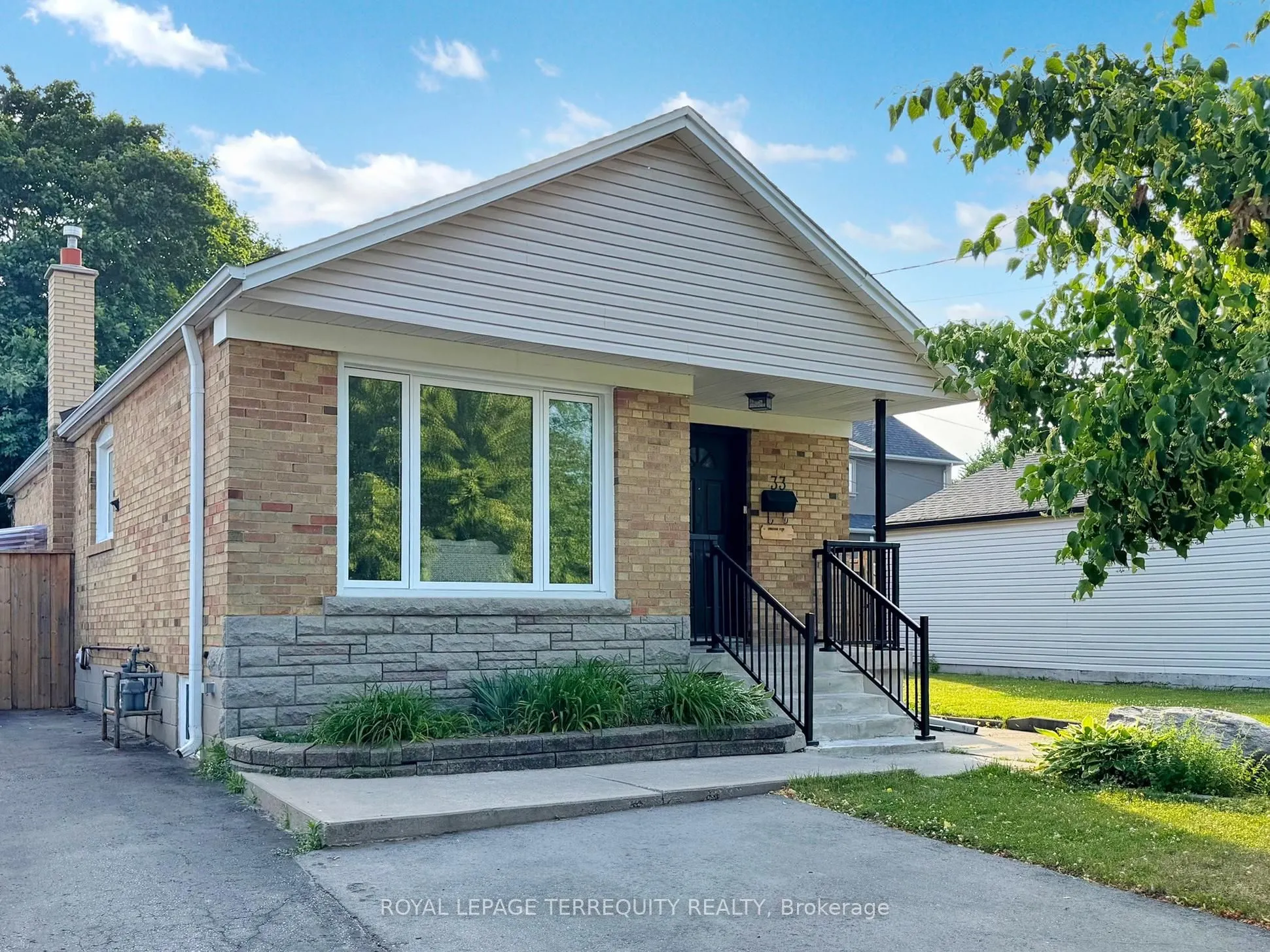33 Mendip Crescent