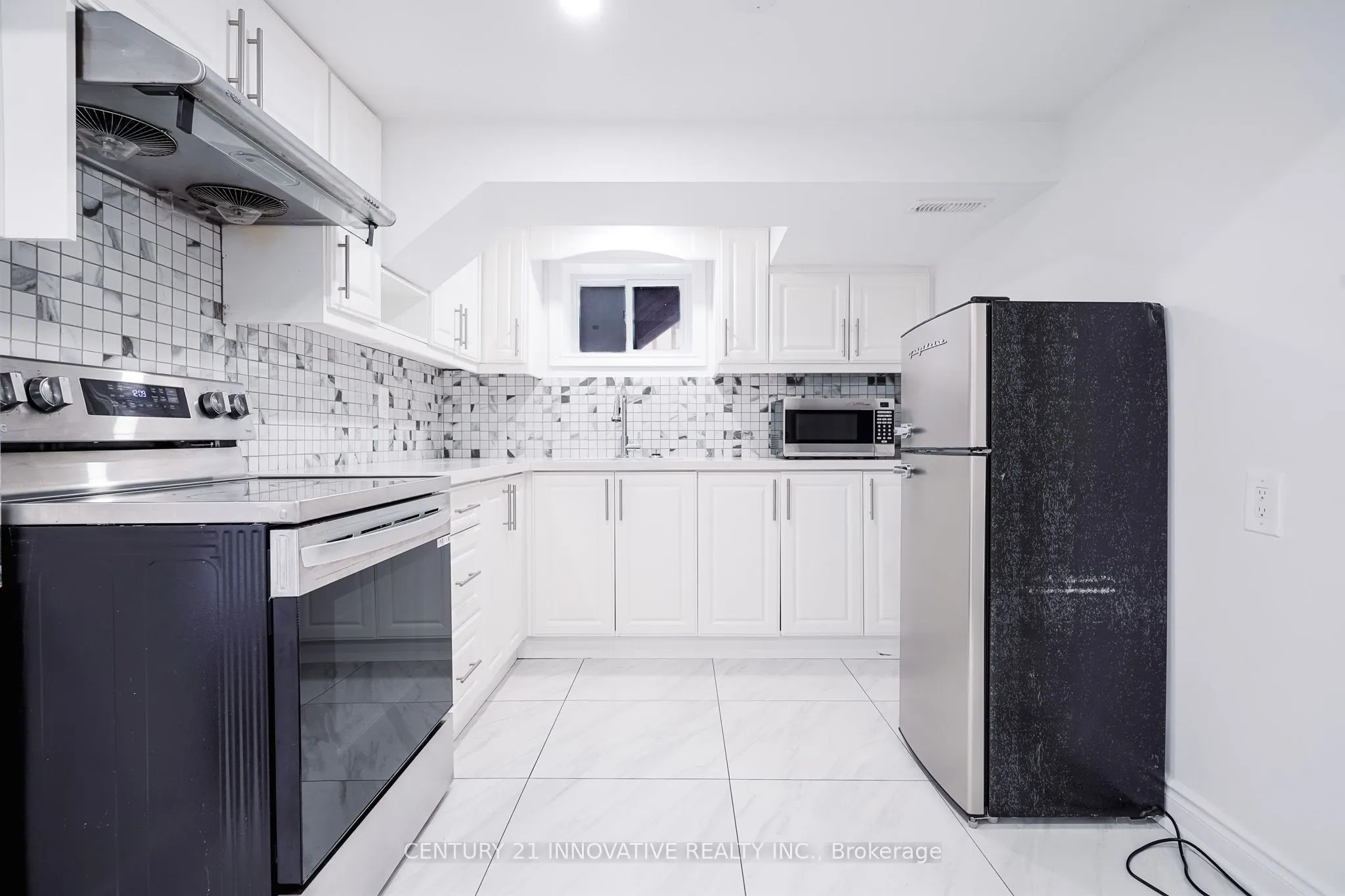 73 Thornbeck Drive, #Lower