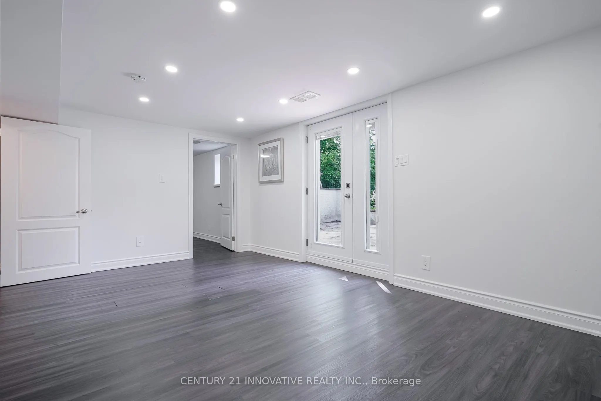 73 Thornbeck Drive, #Lower