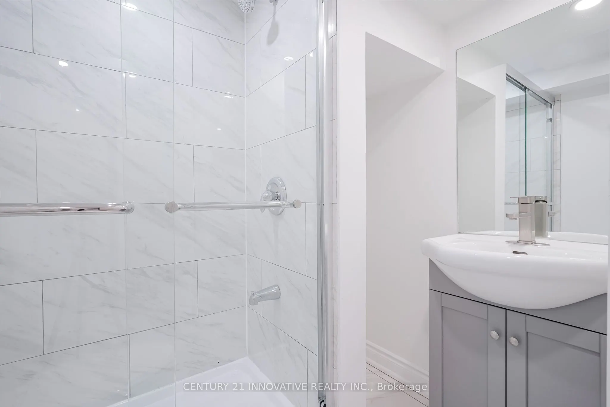 73 Thornbeck Drive, #Lower