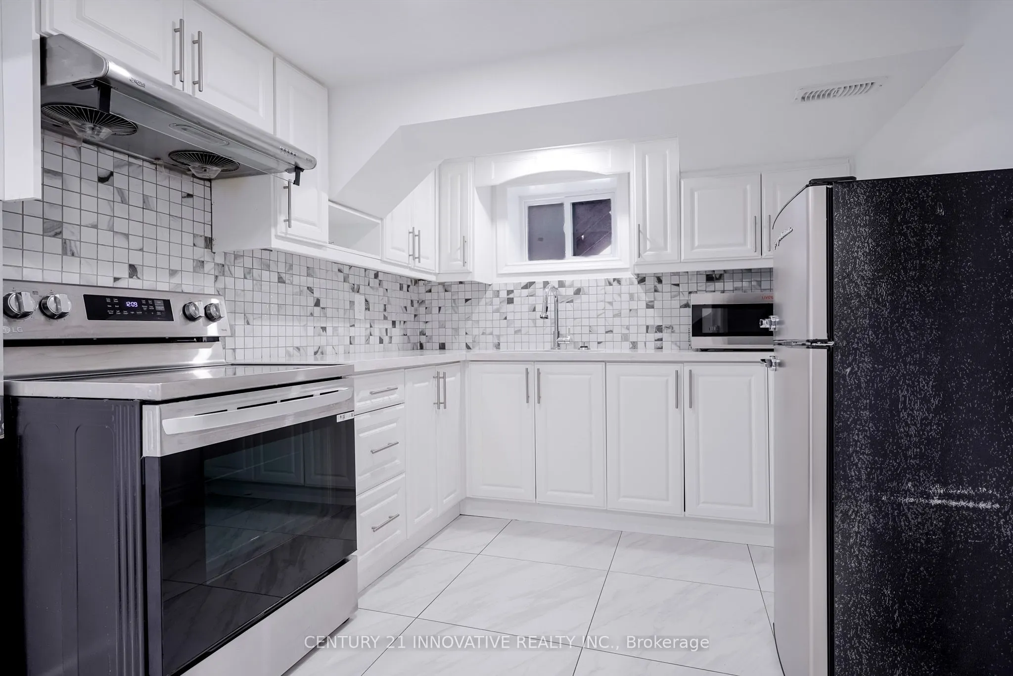 73 Thornbeck Drive, #Lower