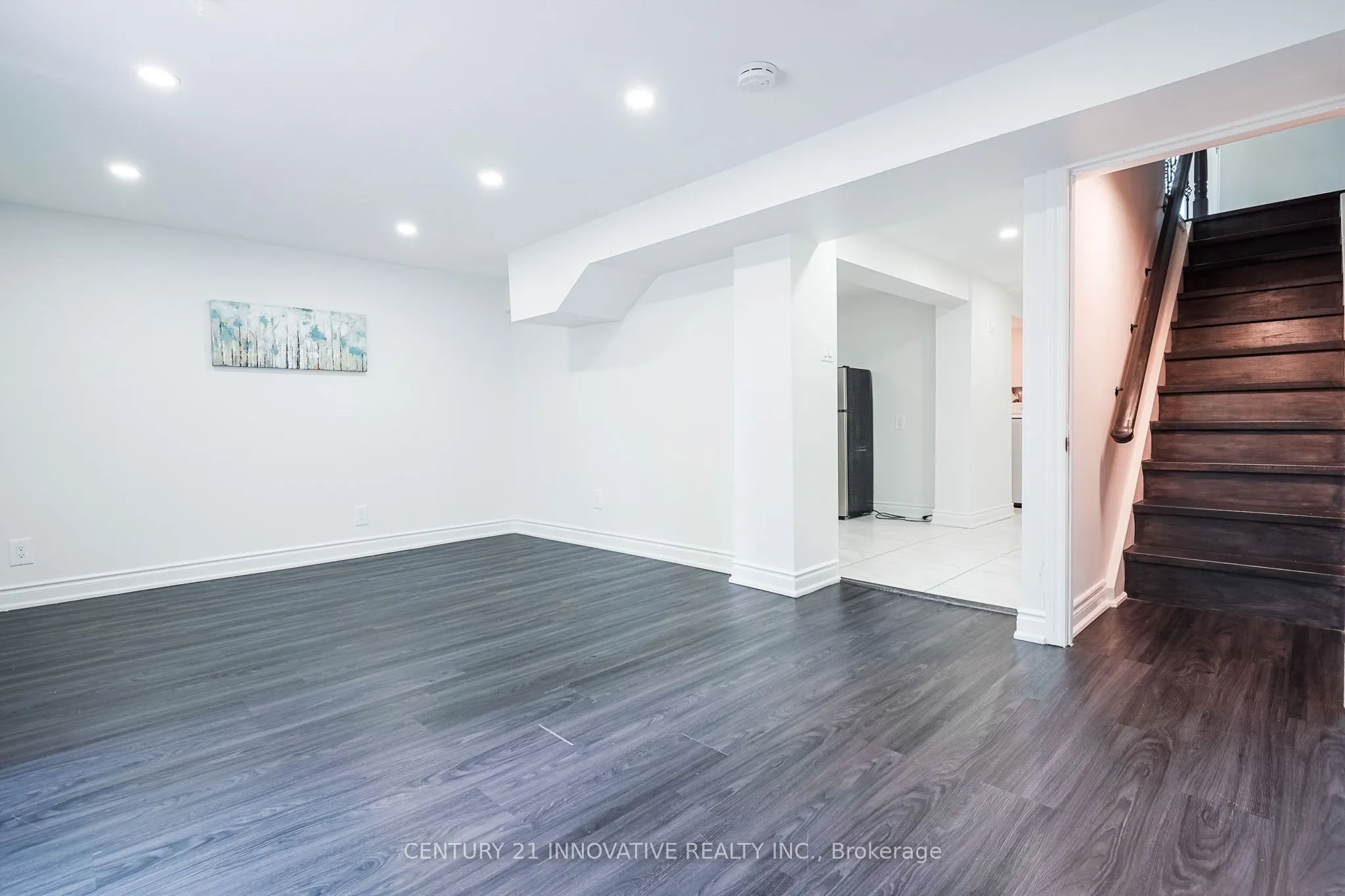 73 Thornbeck Drive, #Lower