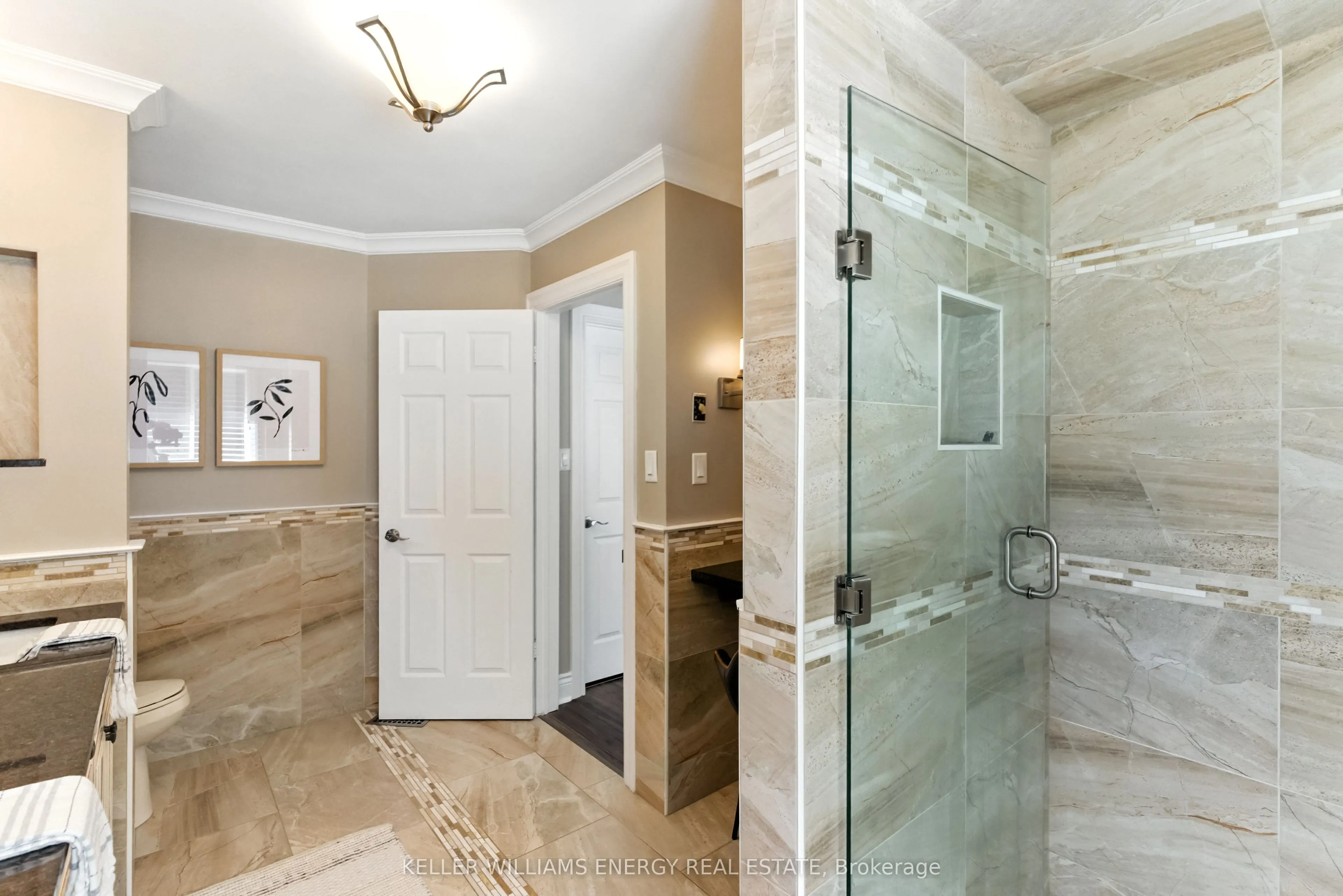 807 Regal Crescent